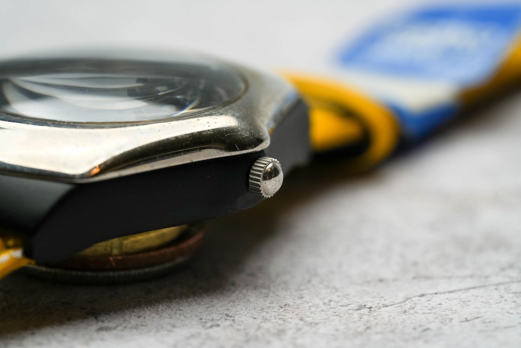 Seiko 5M42-OE40 – Iconic Kinetic Watch with Original Yellow Leather Strap