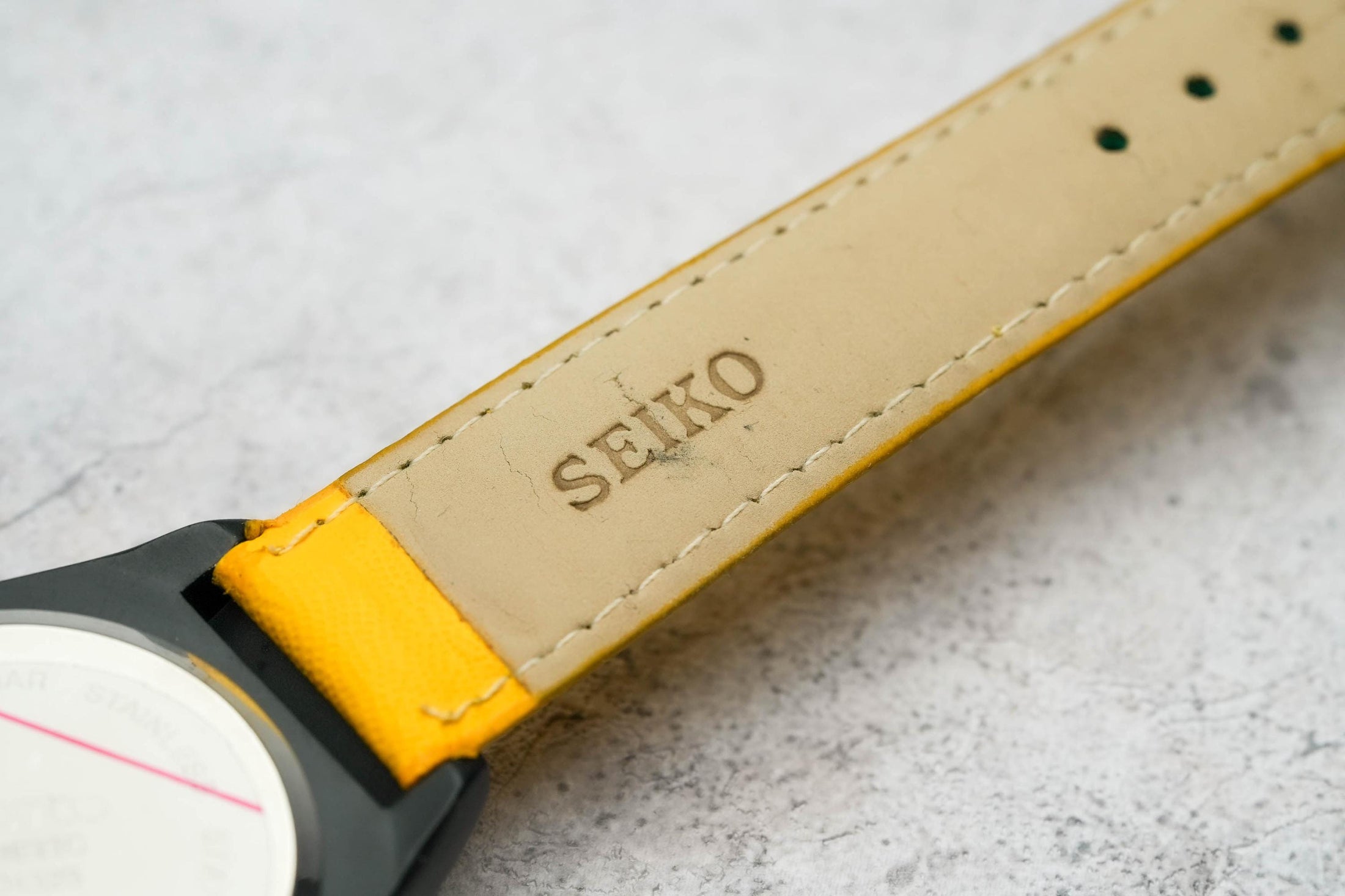 Seiko 5M42-OE40 – Iconic Kinetic Watch with Original Yellow Leather Strap