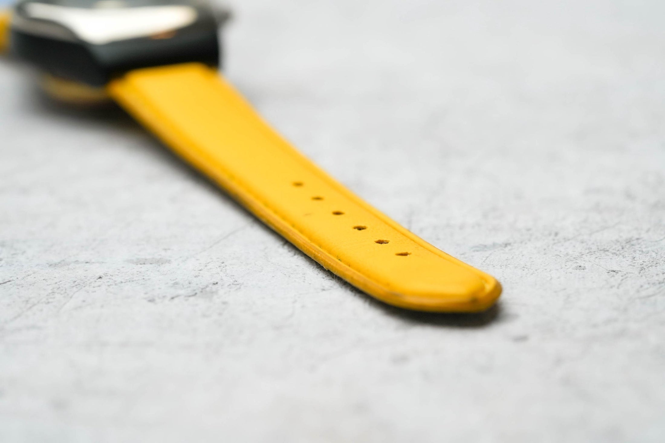 Seiko 5M42-OE40 – Iconic Kinetic Watch with Original Yellow Leather Strap