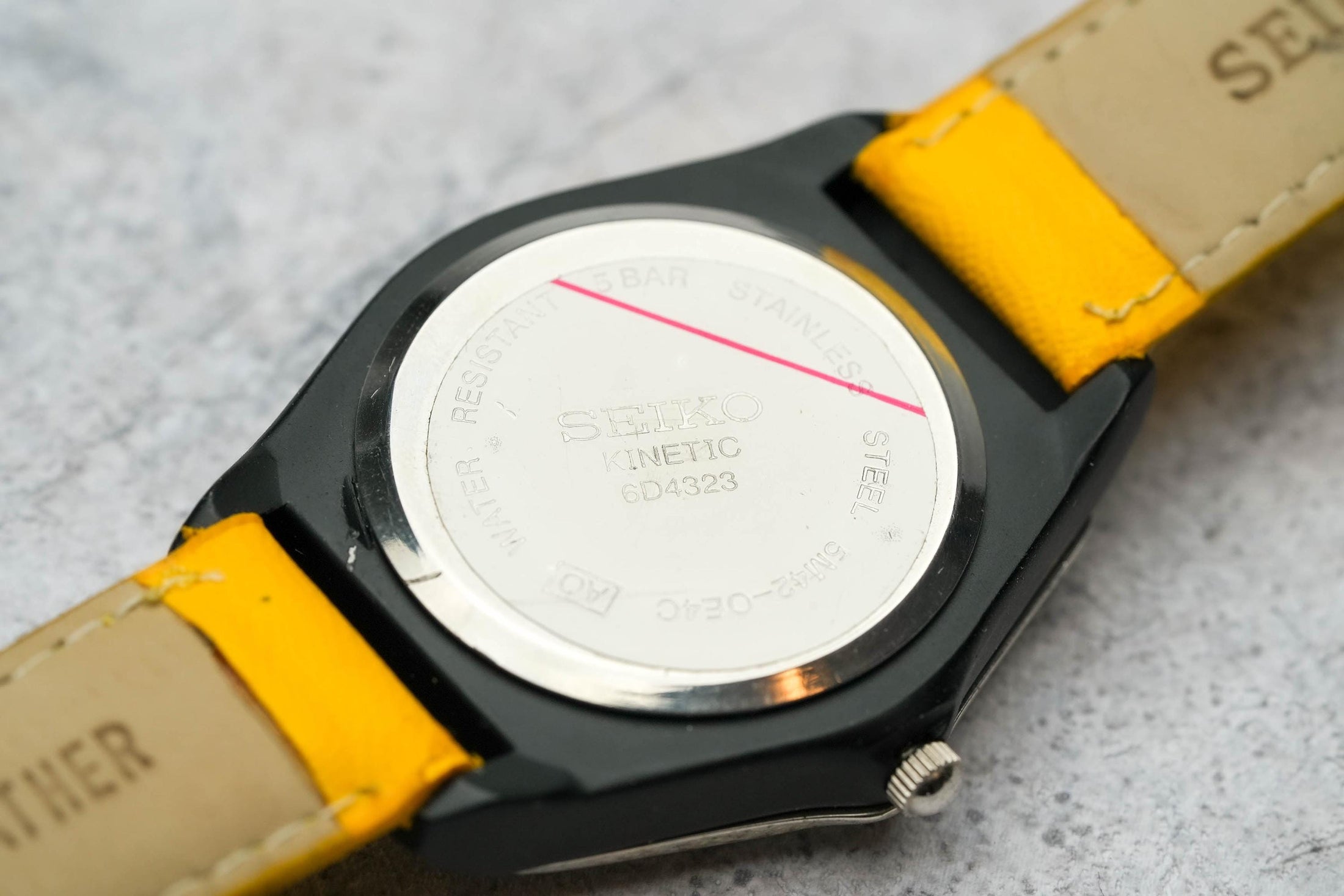 Seiko 5M42-OE40 – Iconic Kinetic Watch with Original Yellow Leather Strap
