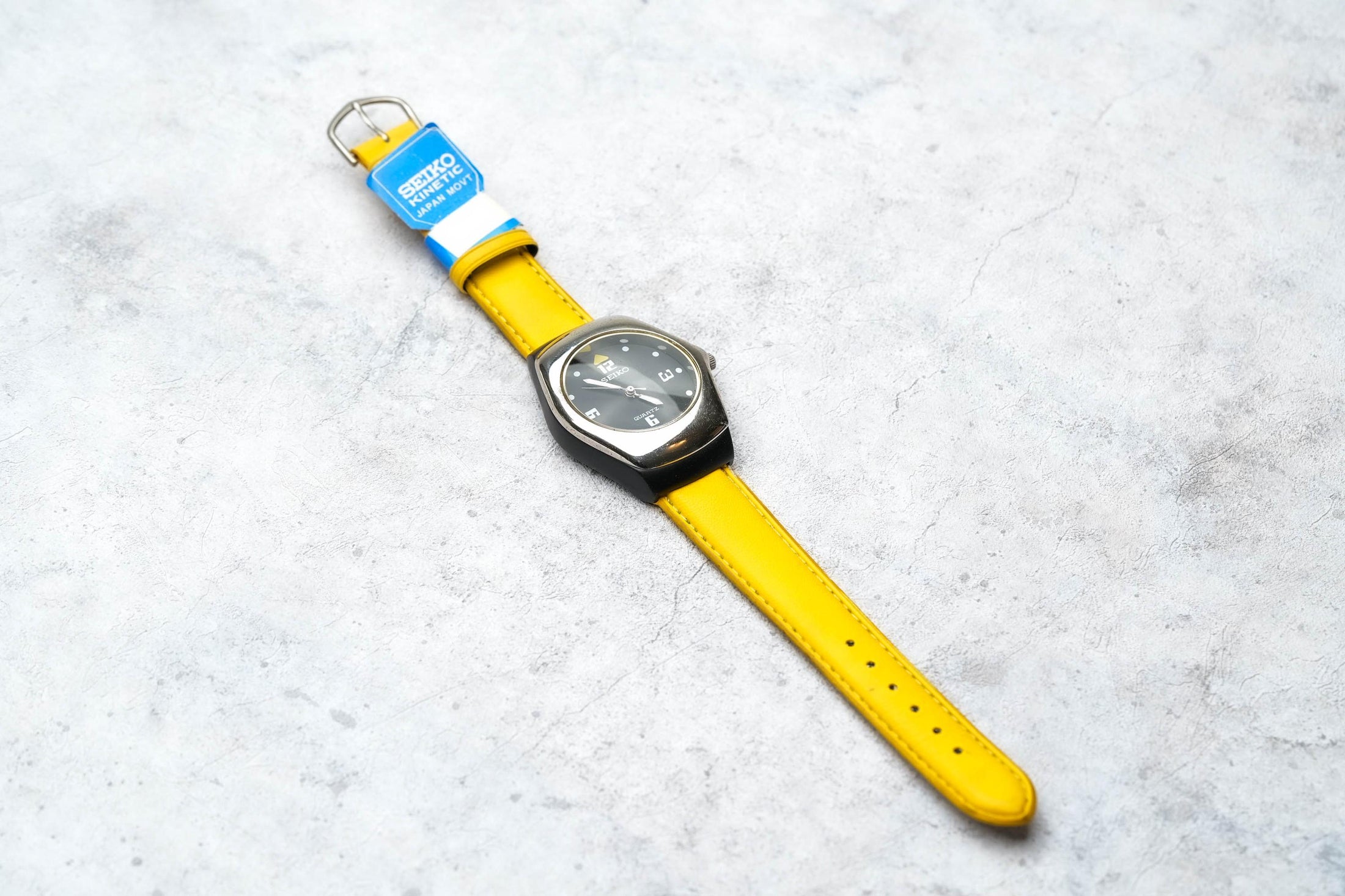 Seiko 5M42-OE40 – Iconic Kinetic Watch with Original Yellow Leather Strap