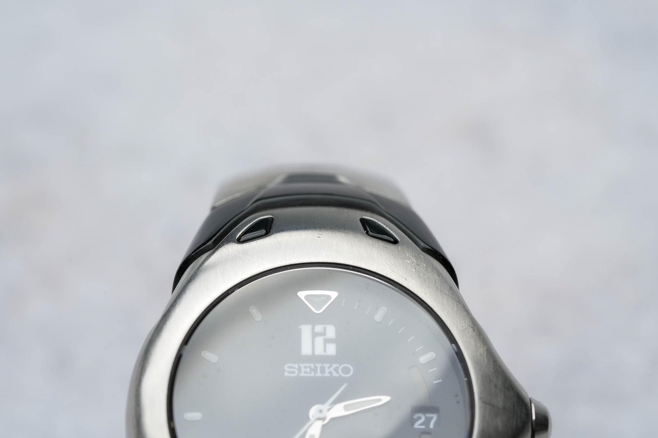 Seiko 5J22-0A70 – Innovative Kinetic Auto Relay Watch with Futuristic Design