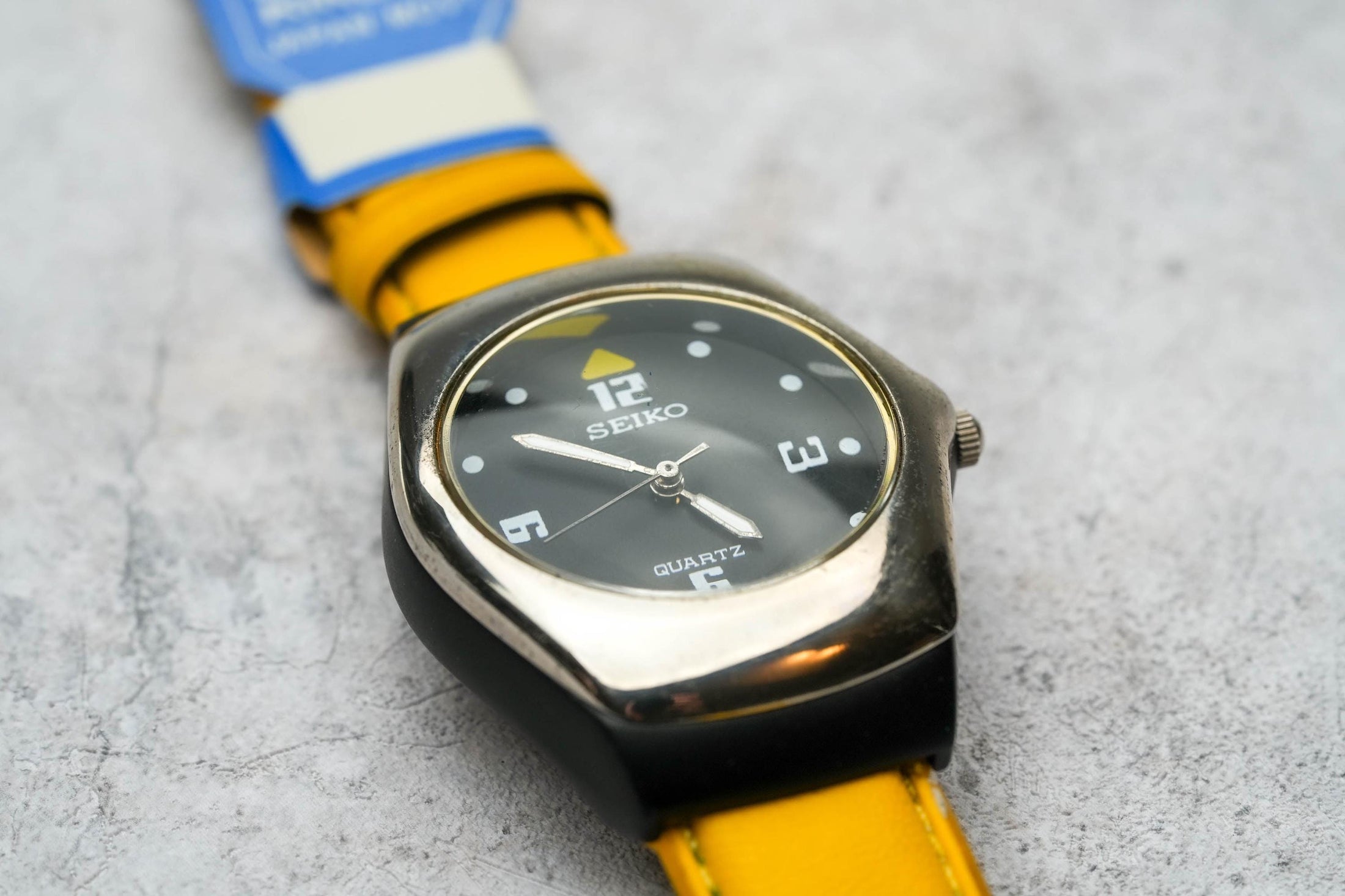 Seiko 5M42-OE40 – Iconic Kinetic Watch with Original Yellow Leather Strap