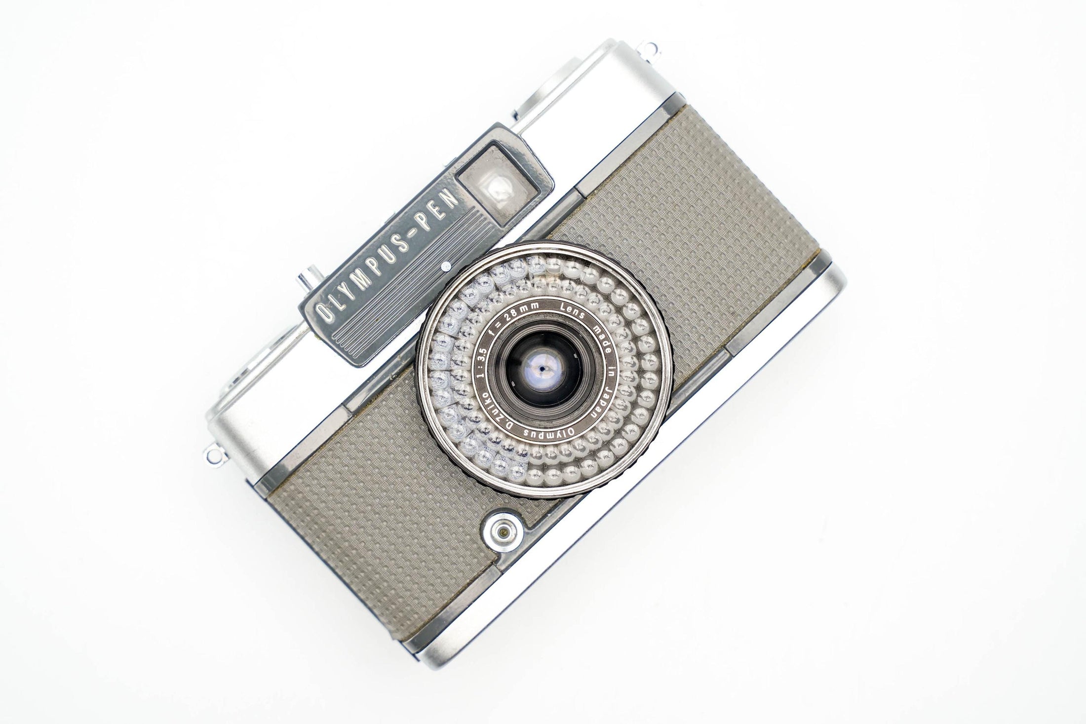 Olympus Pen EE-2 - Compact Half-Frame Camera in Beautiful Vintage Style