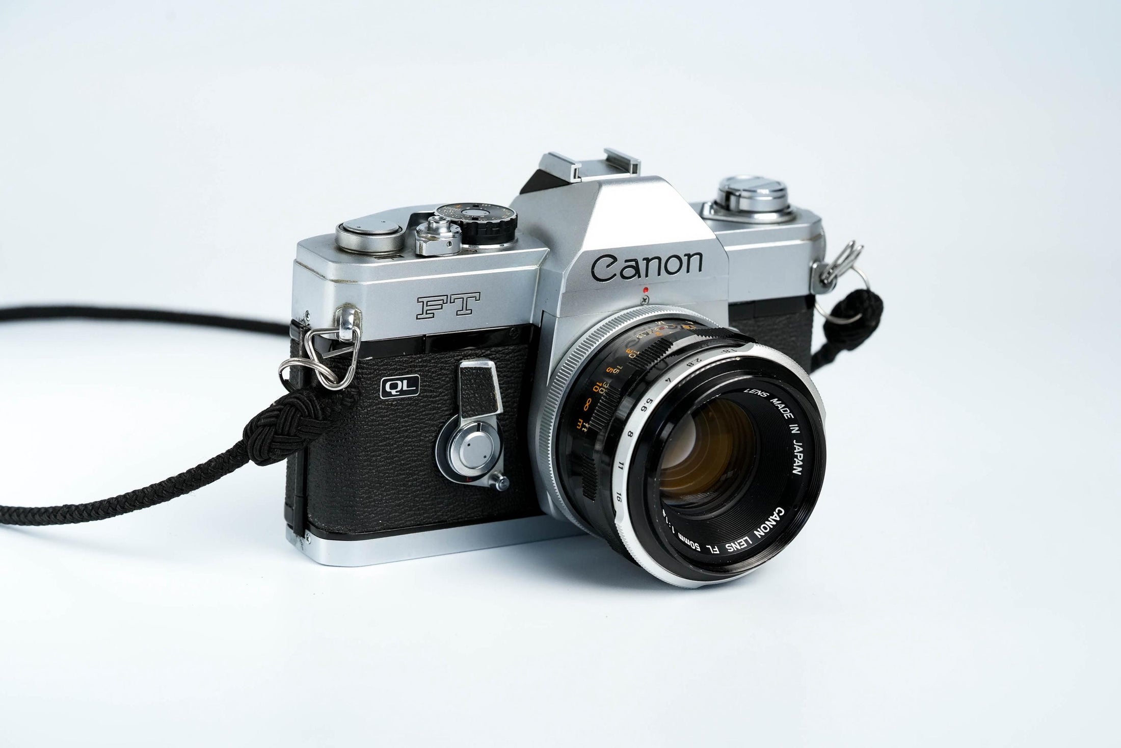 Canon FT QL + 50mm f/1.8 – Fully working + free 35mm film