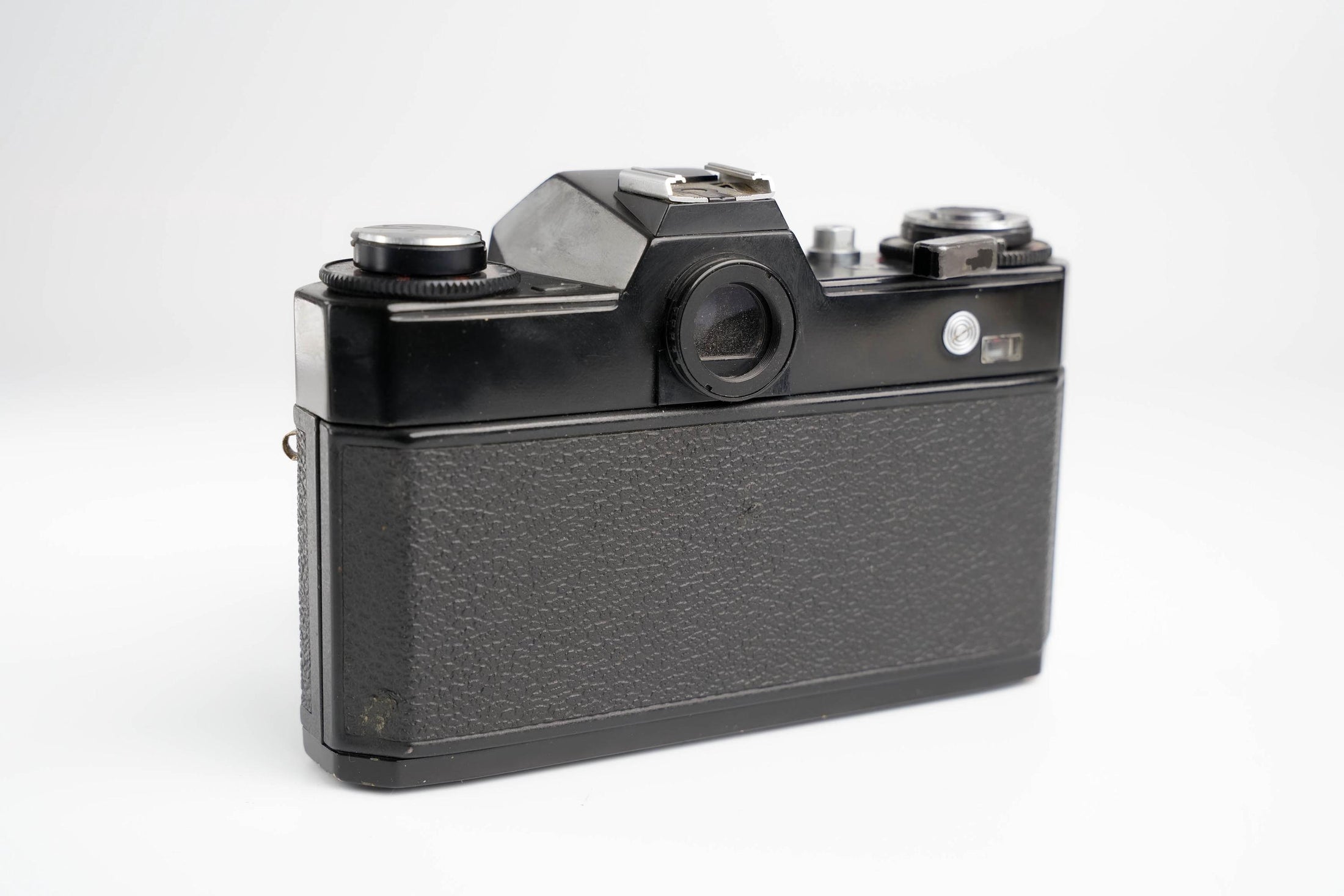 Voigtländer VSL 1: Classic SLR Camera with Meyer Optik Primotar Lens