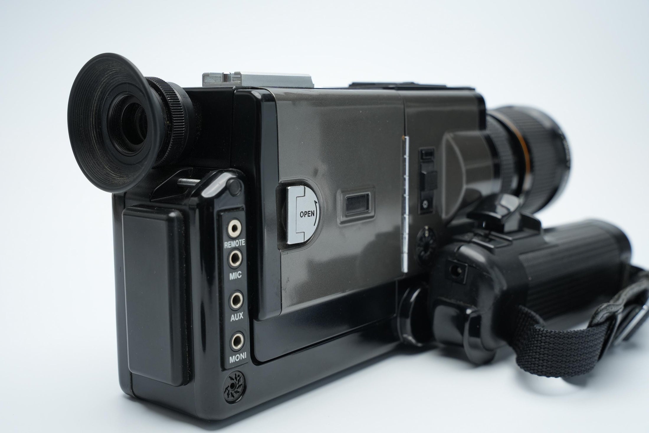 Canon 814XL-S Super 8 Camera – Iconic Vintage Film Experience for Analog Video Enthusiasts
