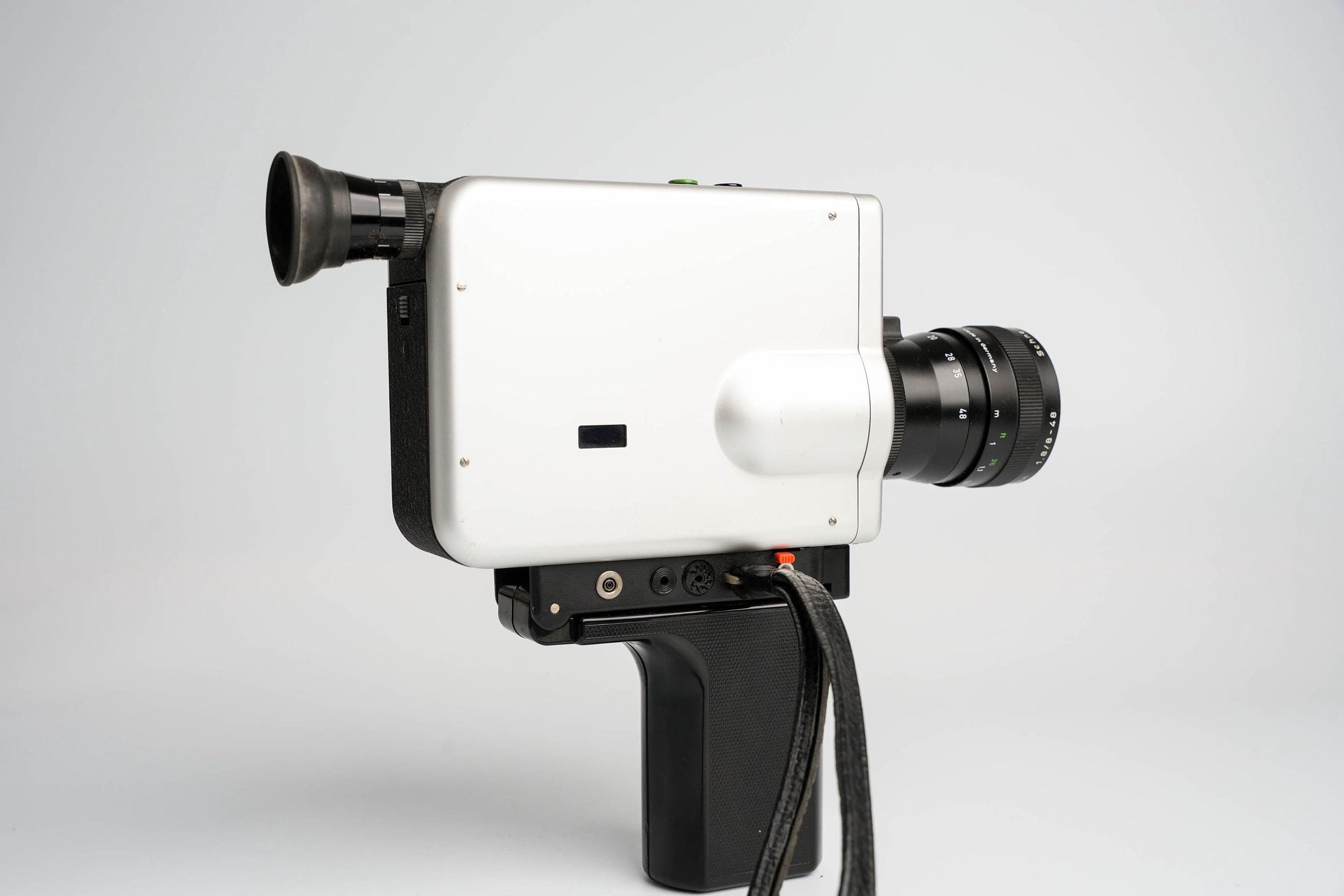 Braun Nizo 481 Macro Super 8 Camera – Fully Functional, f/1.8 Lens (8-48mm)