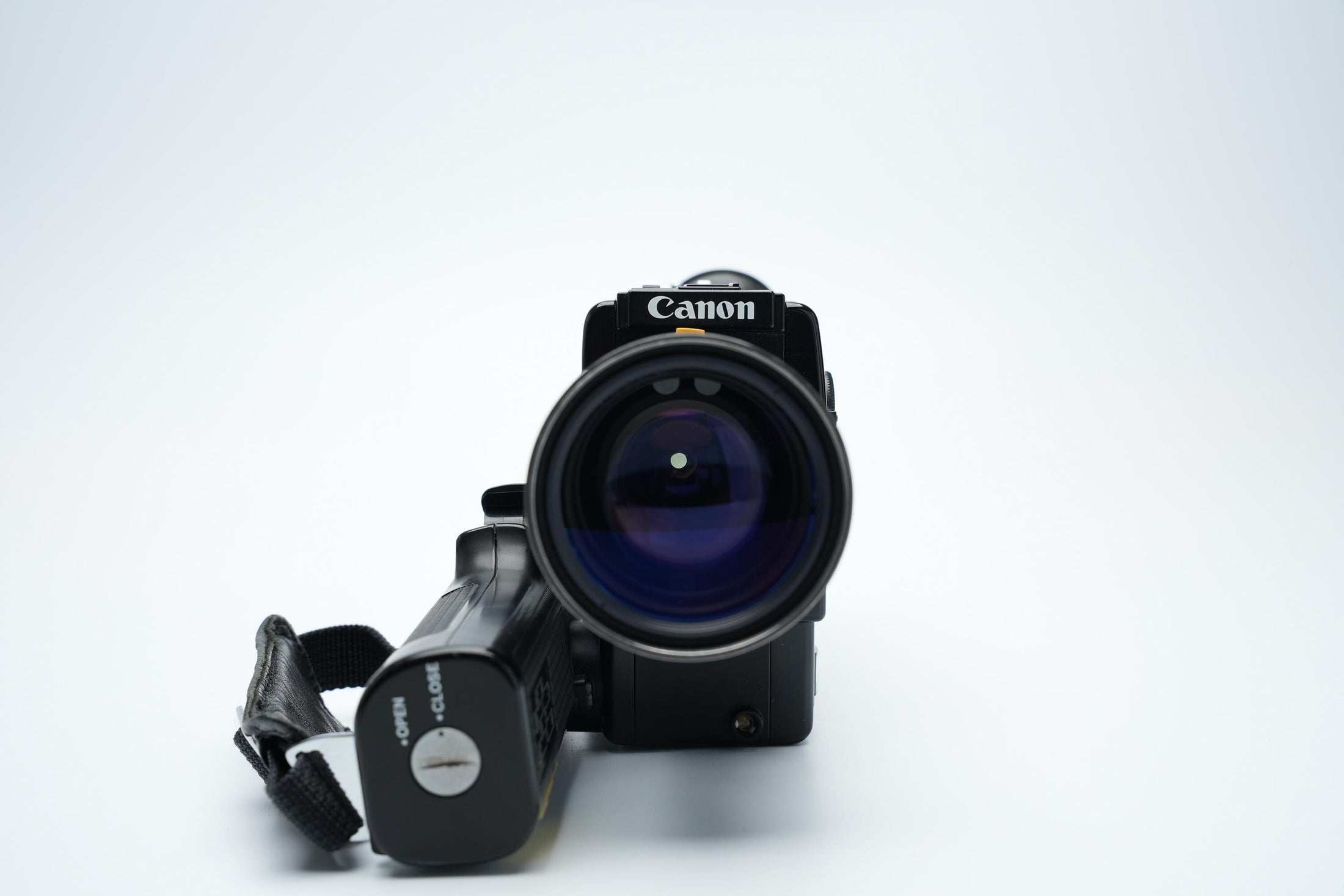 Canon 814XL-S Super 8 Camera – Iconic Vintage Film Experience for Analog Video Enthusiasts