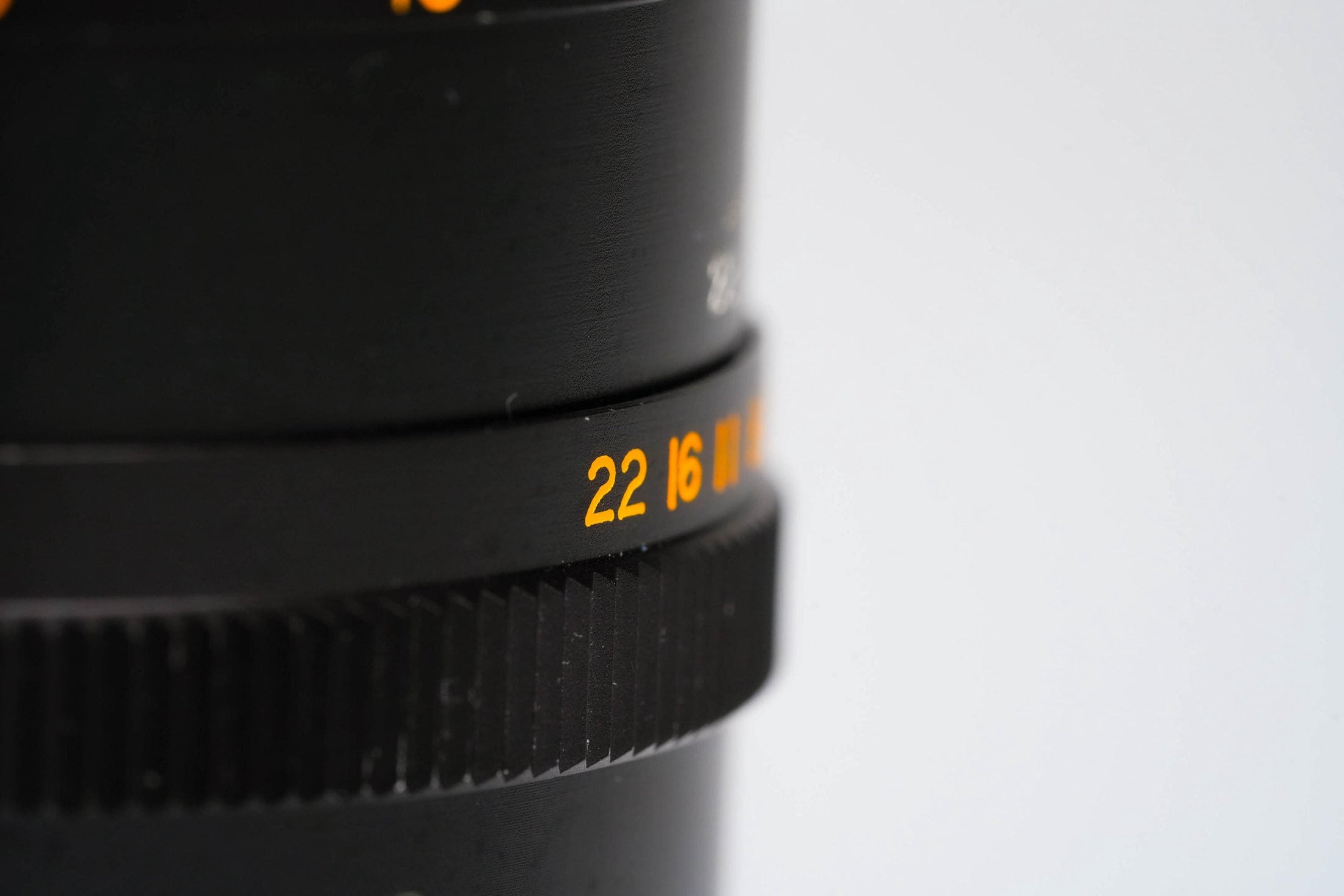 Pentor 135mm f2.8 M42 – Classic Telephoto Lens with Smooth Bokeh