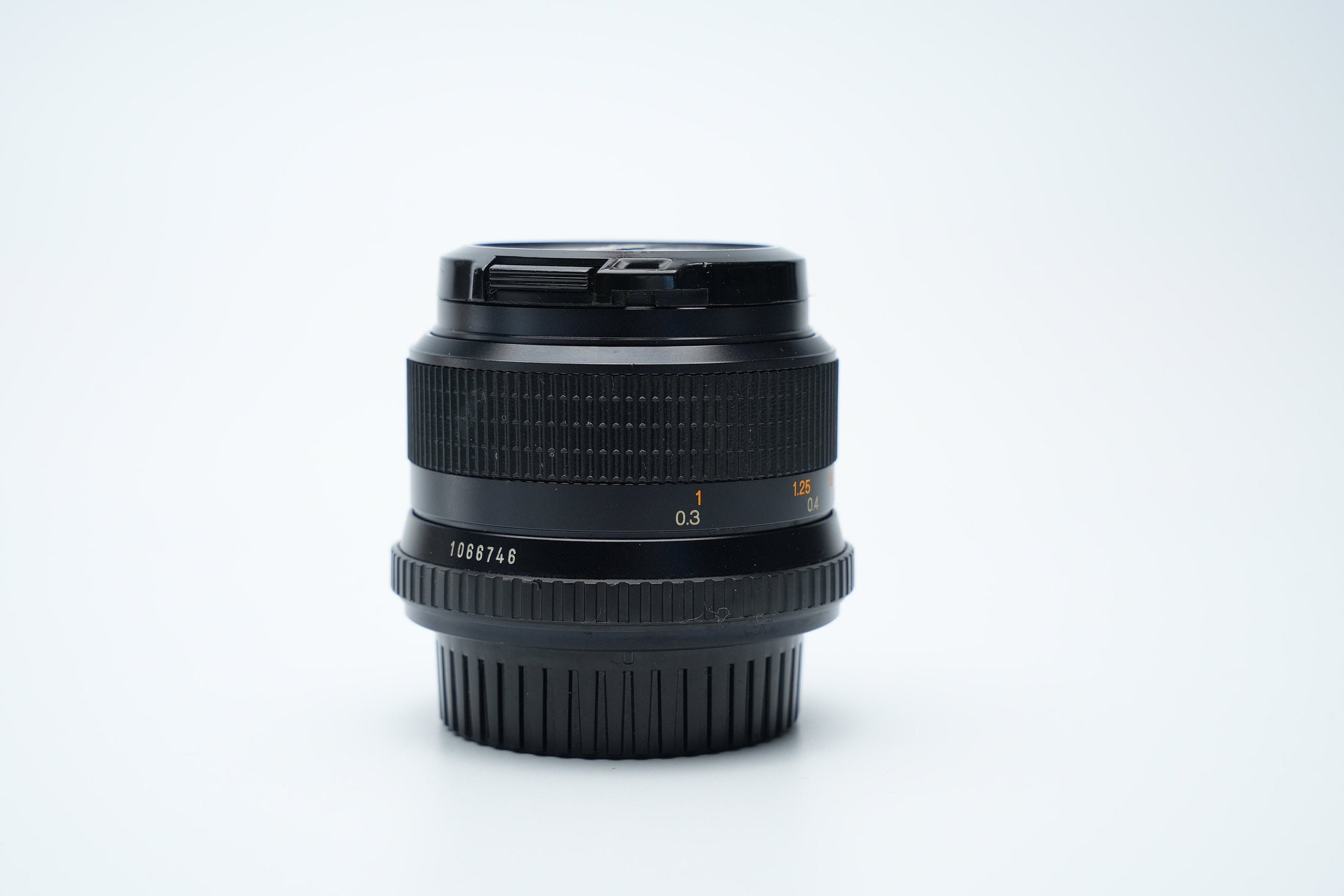 Minolta MD W.Rokkor 28mm f/2.8 Vintage Wide-Angle Lens – Ideal for Landscape and Street Photography
