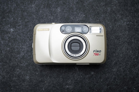Samsung Fino 700S + gratis 35mm film – 35mm point-and-shoot camera – jaren 1990 – nieuw in doos, old stock
