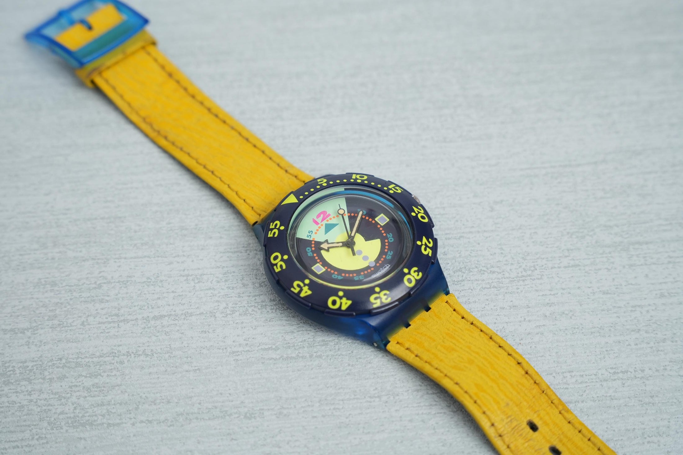 Swatch Scuba 200 "Divine" SDN102 – Vintage Dive Watch 1990 with Yellow Leather Strap