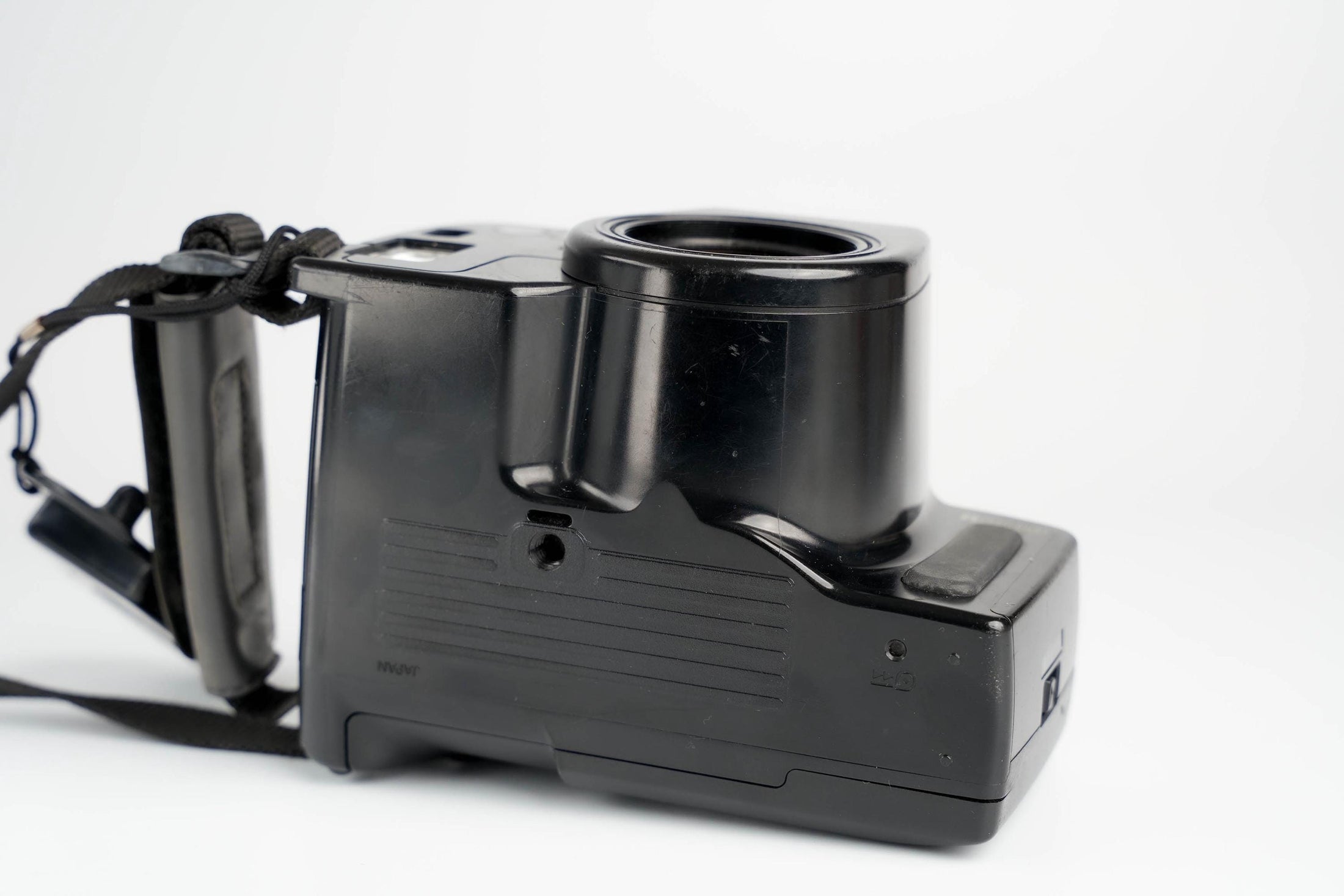 Ricoh Mirai 105: Retro Analog Camera with Modern Autofocus