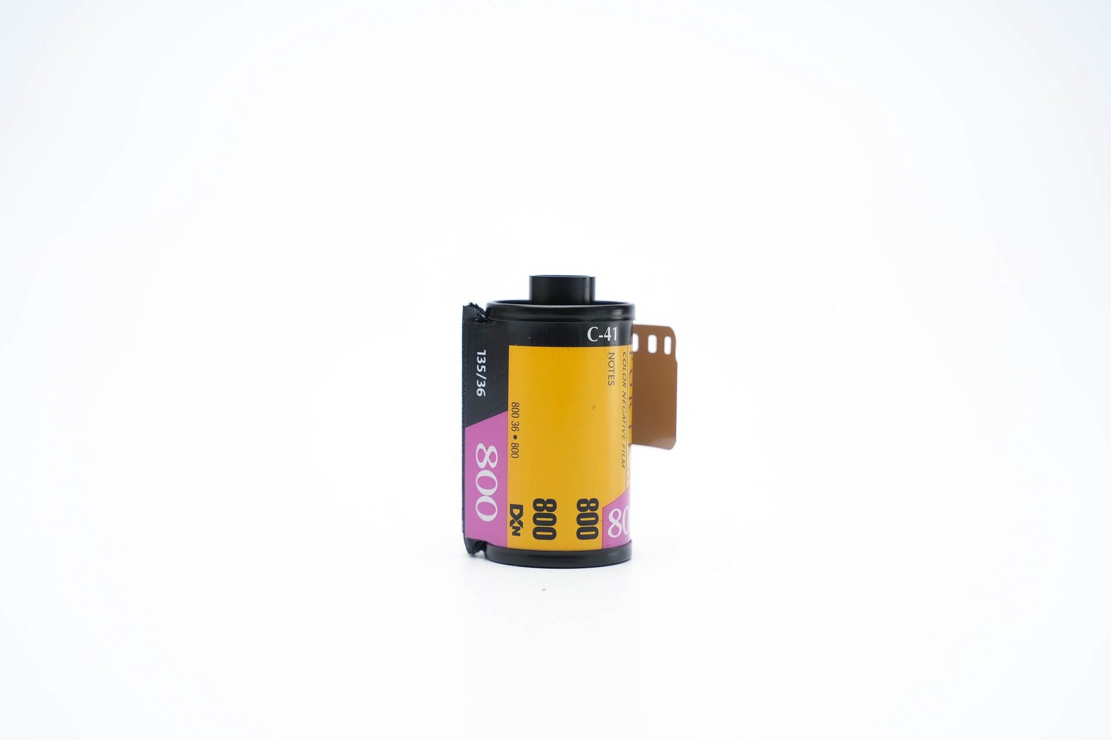 Kodak Portra 800 – 35mm Professional Color Negative Film (36 exposures) | High ISO, Natural Skin Tones (gradient)