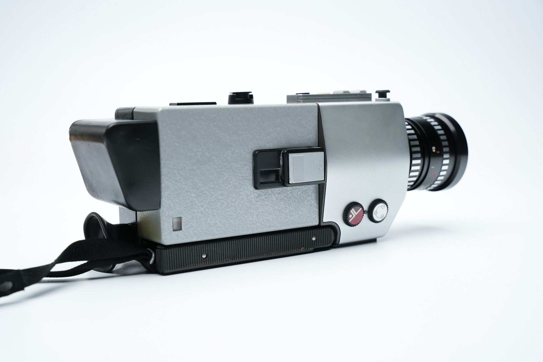 Leitz Leicina Super – Super 8 camera – 1970s – f/1.9 Vario 8–64mm lens – originele leren tas & handleiding
