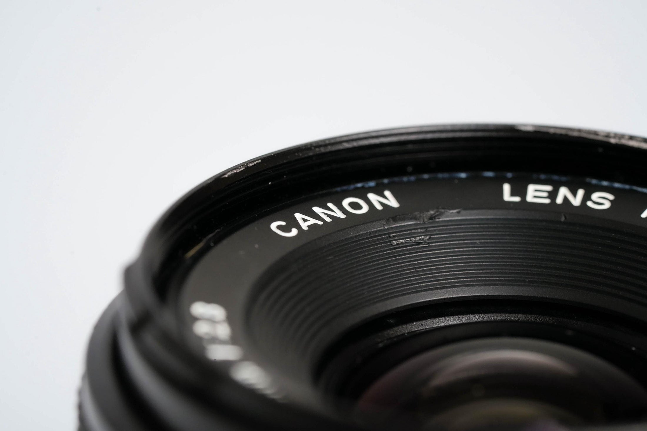Canon FD 28mm f/2.8 – Classic Wide-Angle Lens for FD-mount