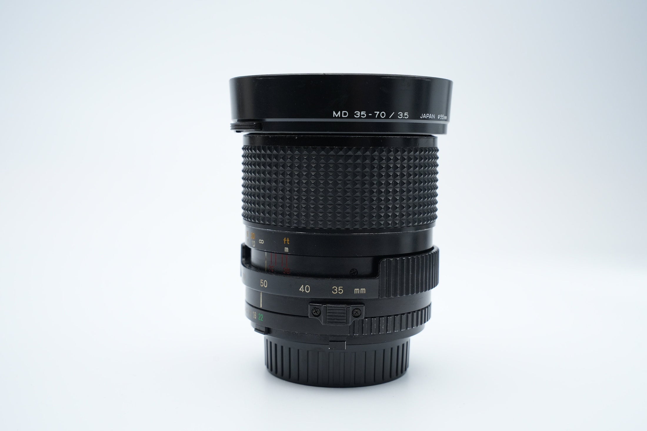 Minolta MD 35-70mm f/3.5 Macro Zoom Lens with Lens Hood