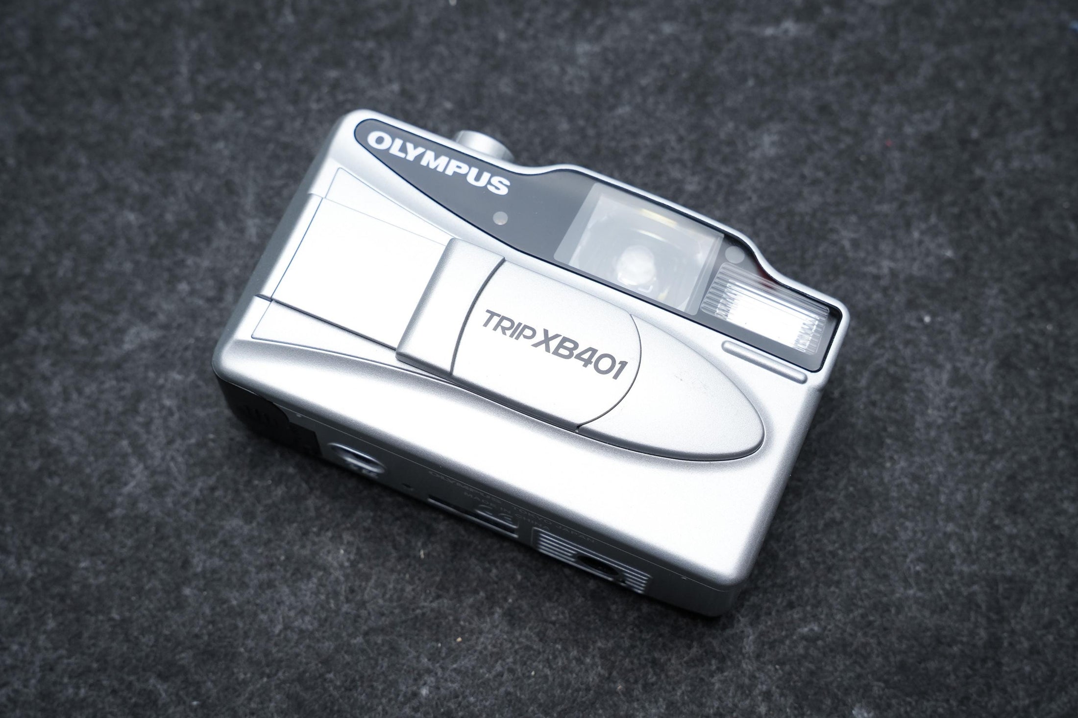 Olympus Trip XB401 + Gratis 35mm film – 35mm compact camera – 2000 – nieuw in doos, old stock, getest