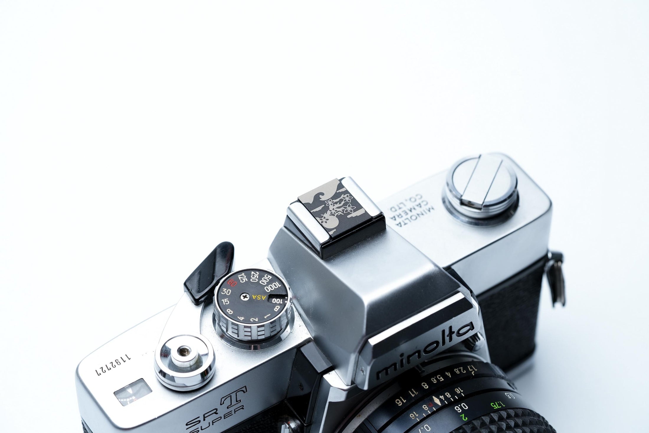 Flitsschoendeksel – Blossom flowers design – gelaserd aluminium – zwart gecoat – golven & kersenbloesem