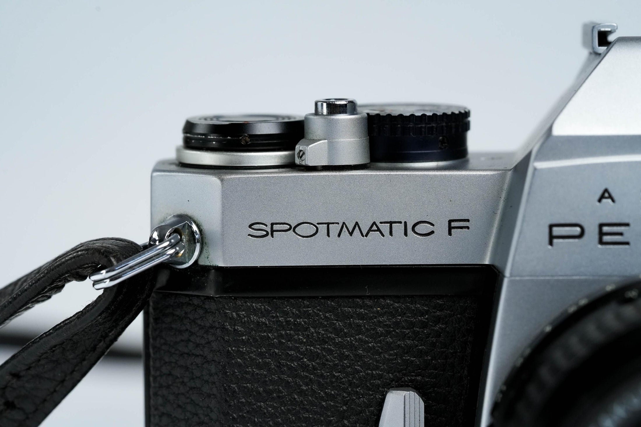 Pentax Spotmatic F + SMC Takumar 55mm f/1.8 – Fully functional + free 35mm film
