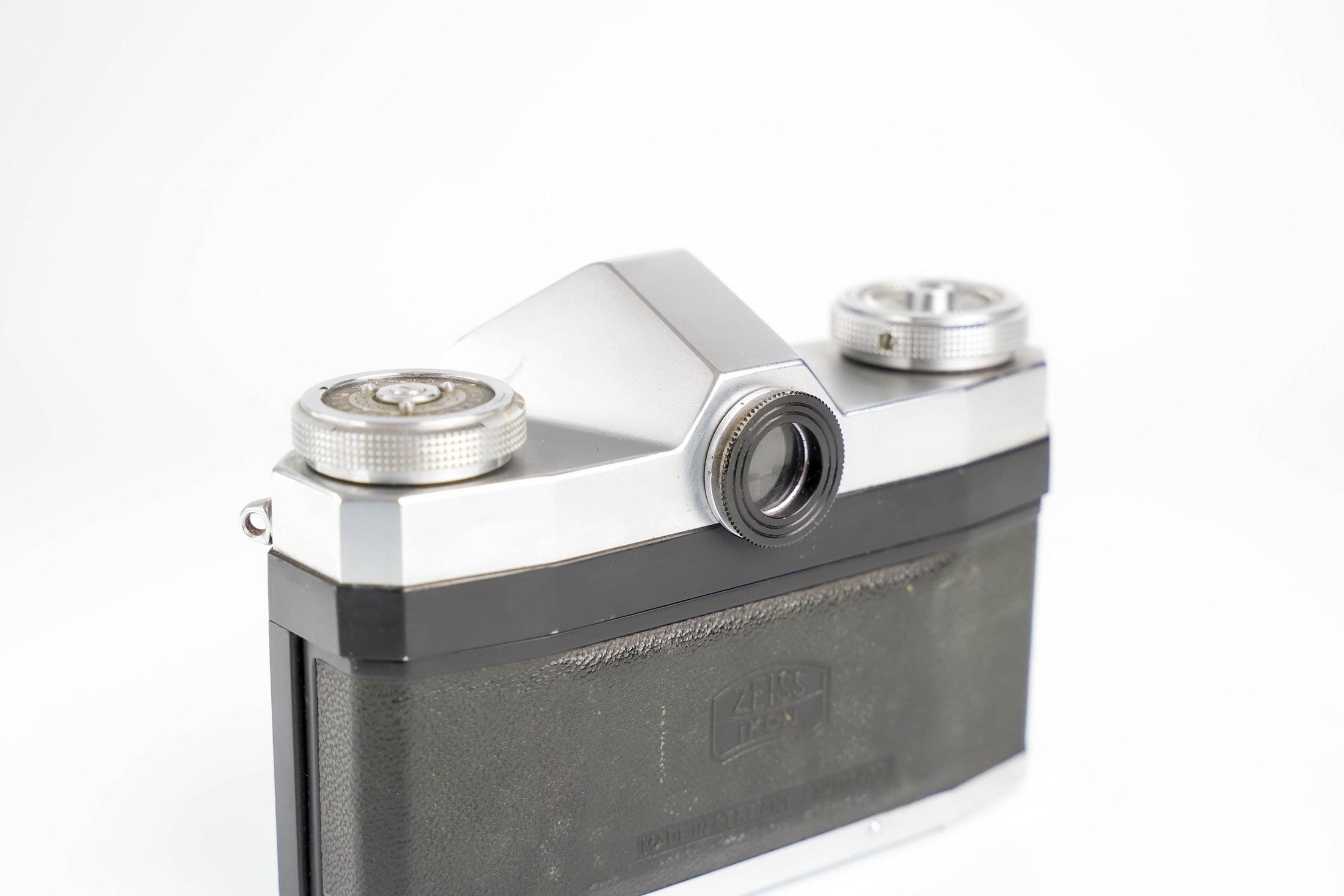 Contaflex Synchro Compur: Elegant Analog Camera with Carl Zeiss Lens