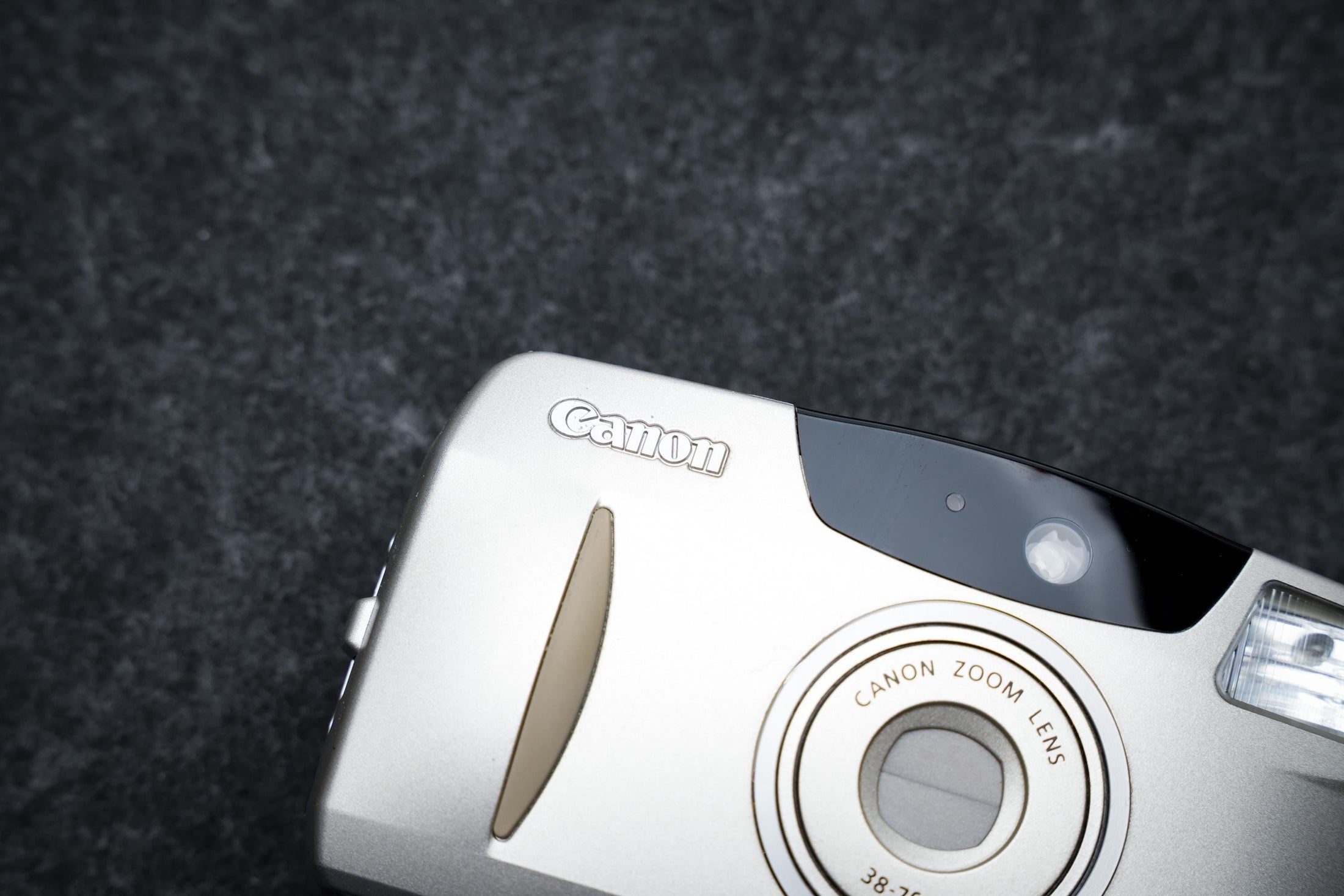 Canon Prima Zoom 76 + gratis 35mm film – 35mm point-and-shoot camera – 1999 – nieuw in doos, old stock