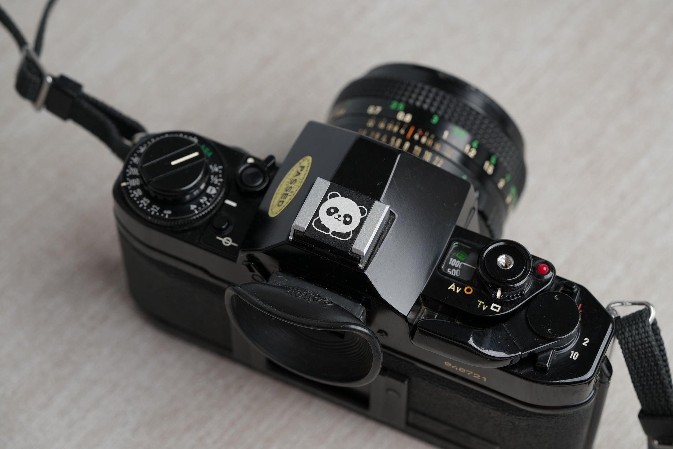 Panda Flitsschoen: Give your camera a cute and unique touch!