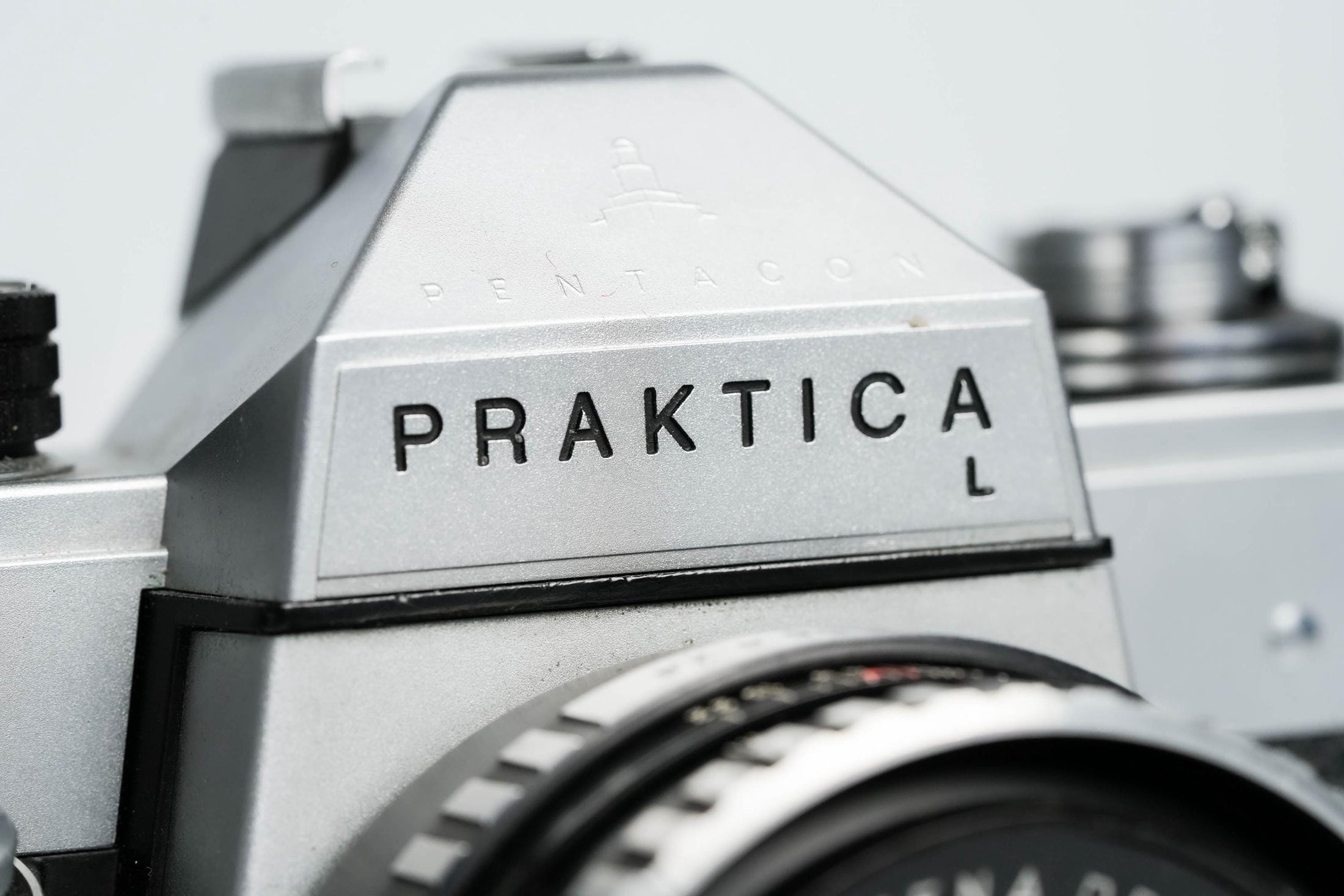 Praktica L + Carl Zeiss Jena 50mm f/2.8 + Free 35mm film – Classic DDR SLR