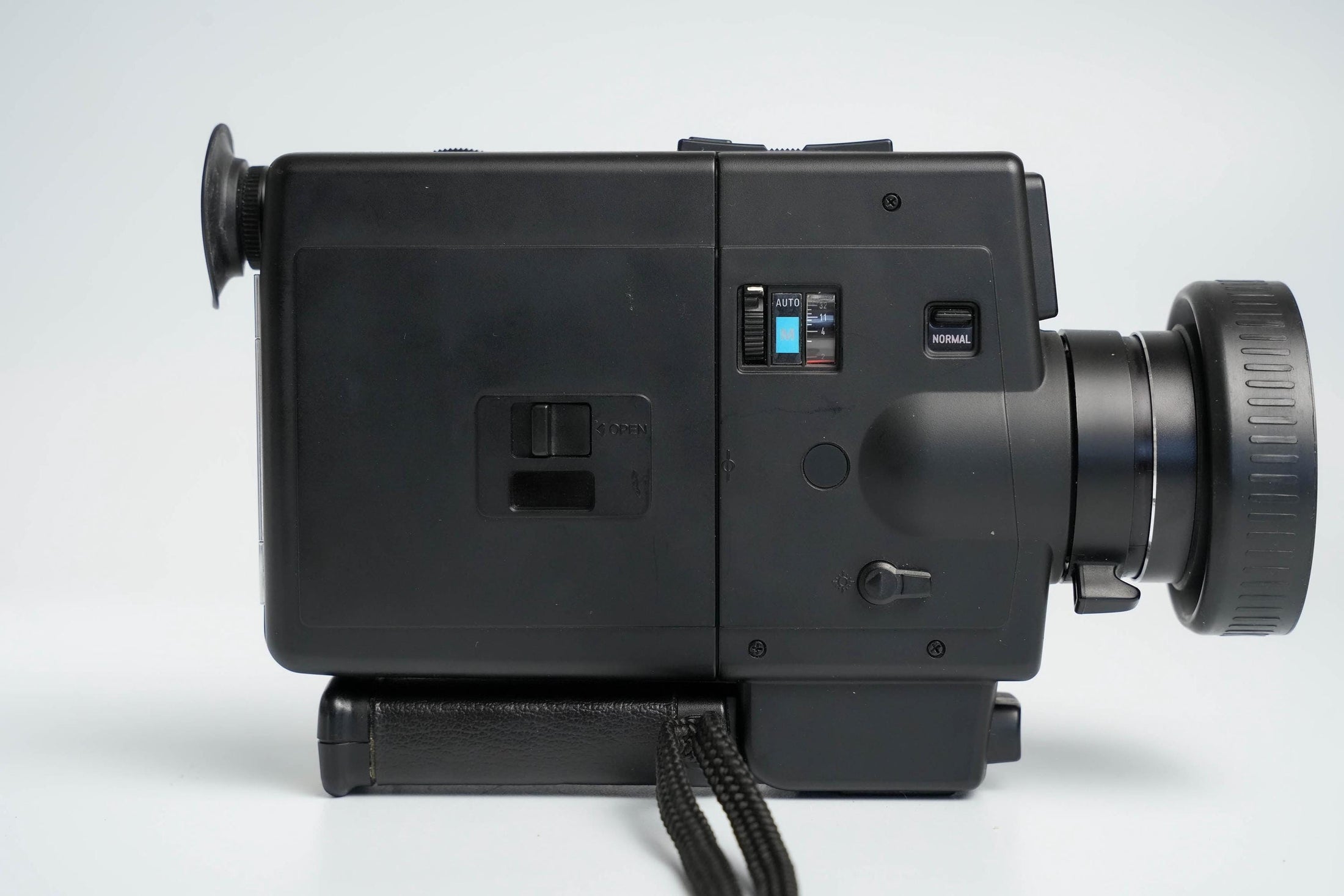 Minolta XL601 Super 8 Film Camera – Fully Functional, Light Strong and Compact