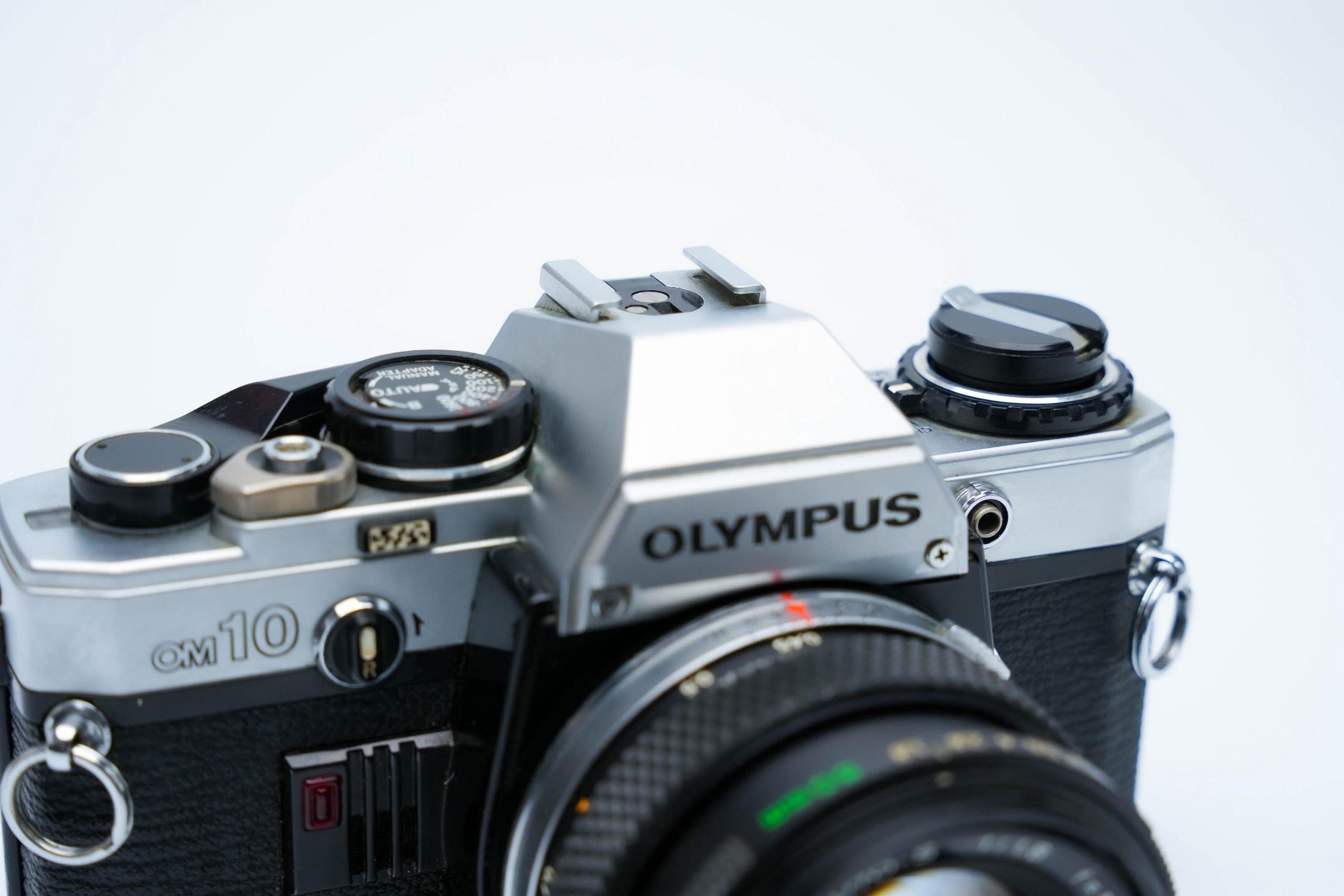 Olympus OM-10 – Zuiko 50mm f/1.8 + Free Kodak Gold 35mm Film