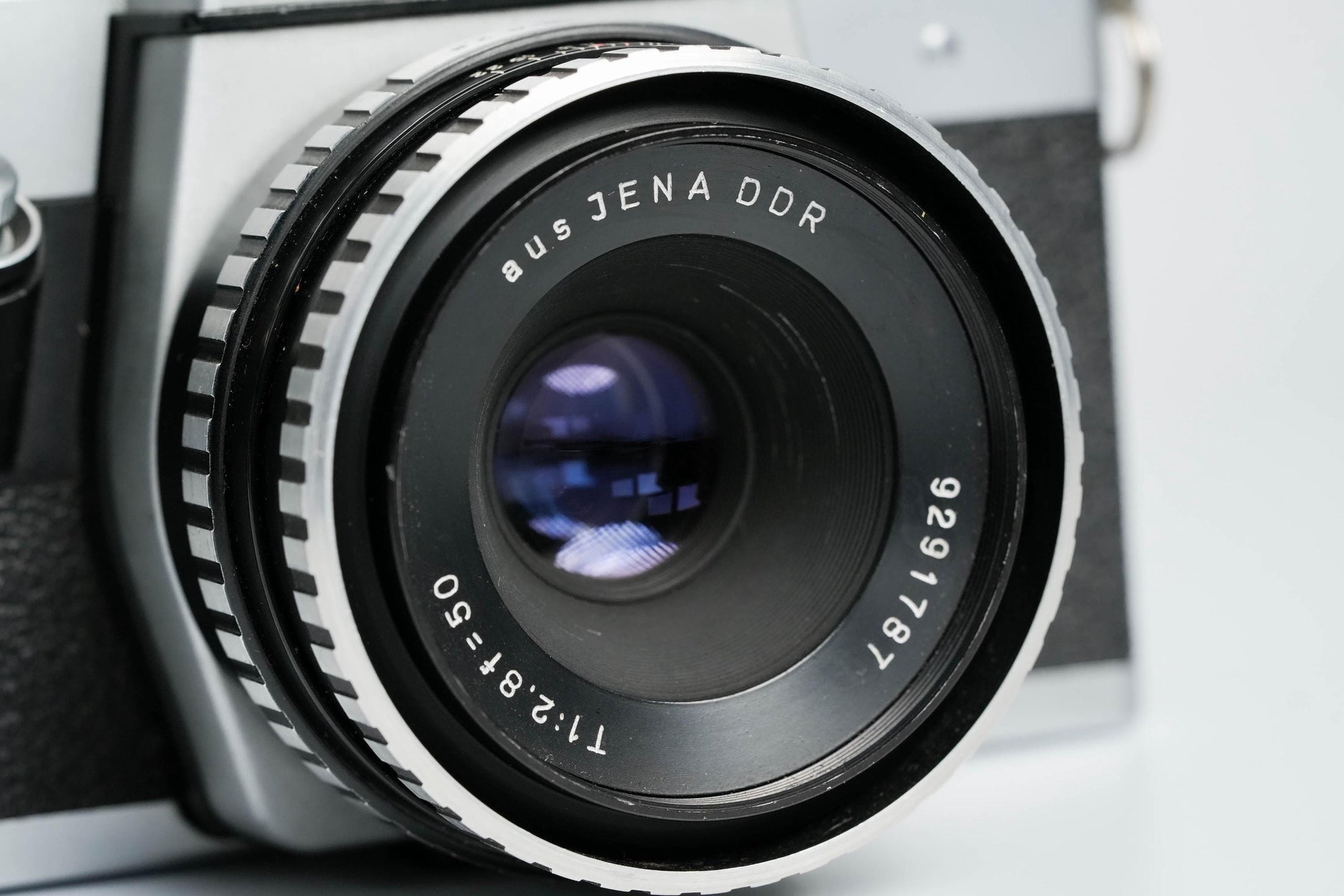 Praktica L + Carl Zeiss Jena 50mm f/2.8 + Free 35mm film – Classic DDR SLR