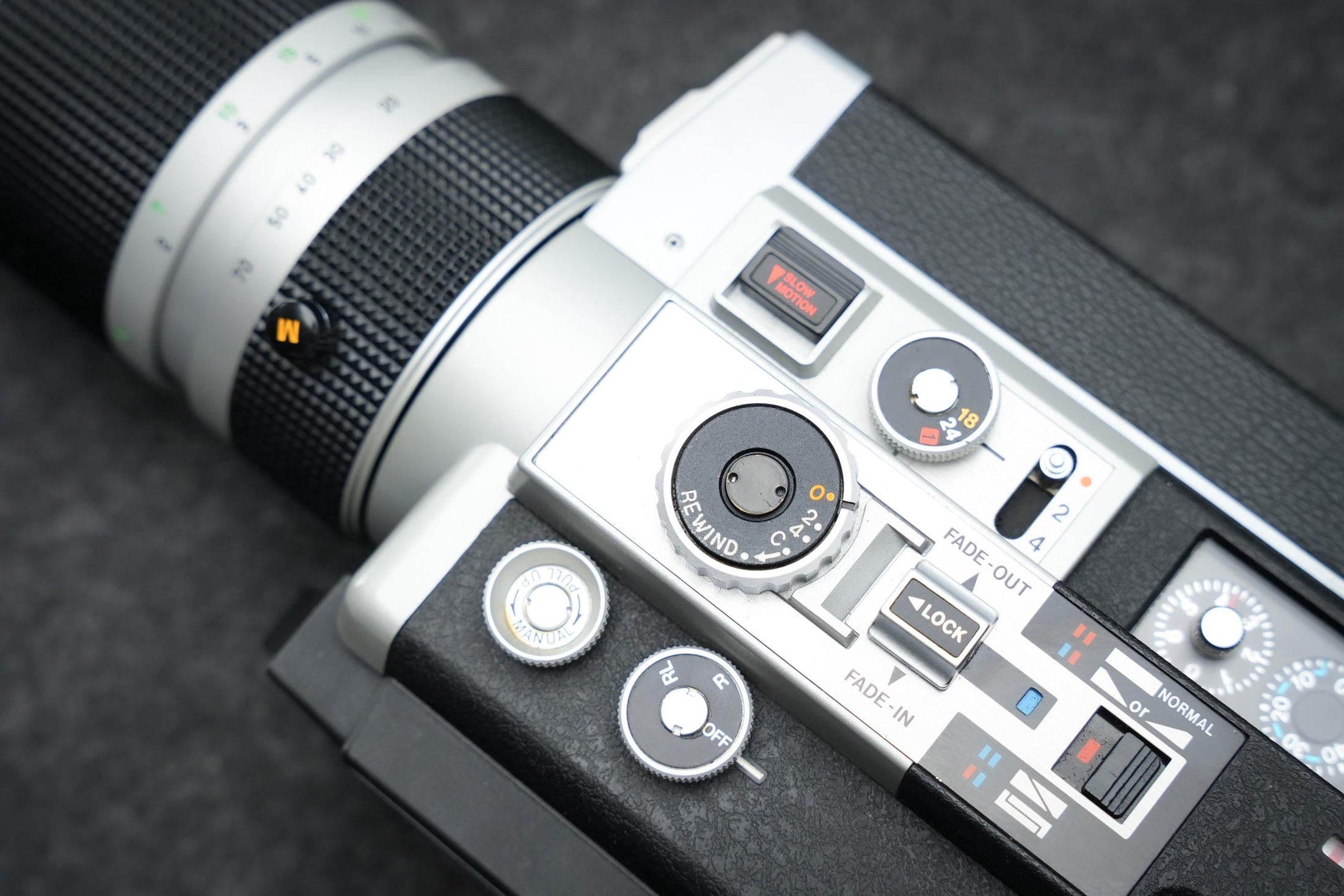 Canon Auto Zoom 1014 Electronic – Super 8 Filmcamera – 1973 – Zilver-Zwart – 10x Zoom – Macro Lens – Voor Cineasten & Verzamelaars