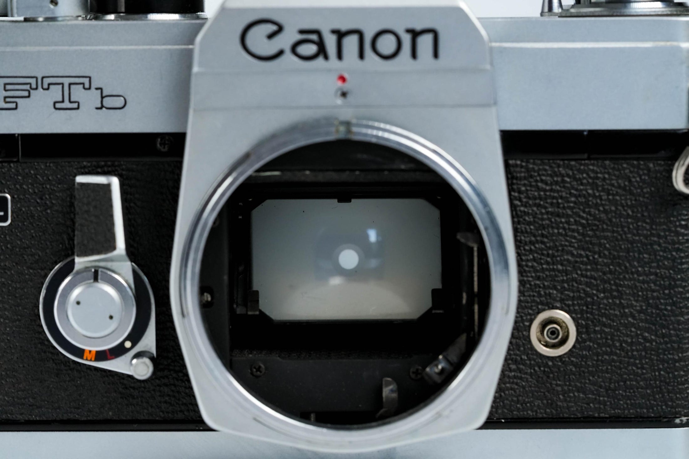Canon FTb QL + 35-70mm f/3.5-4.5 – Fully working + free 35mm film