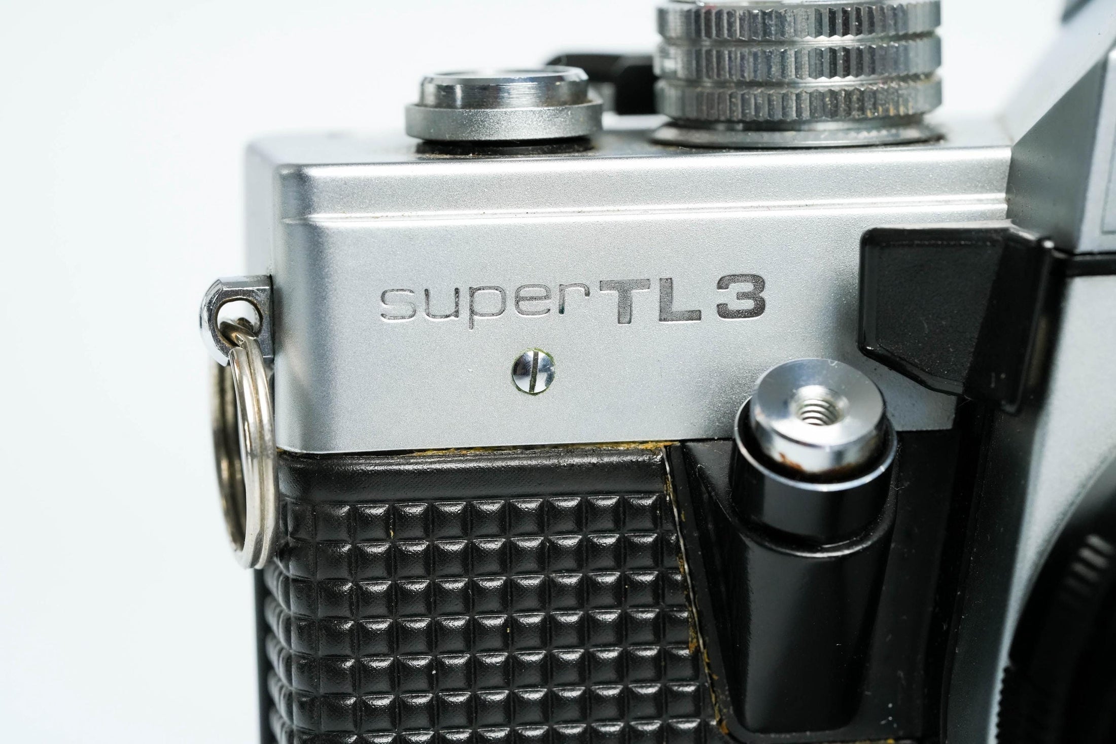 Praktica Super TL 3 + Pentacon 50mm f/1.8 – Classic SLR with free 35mm film