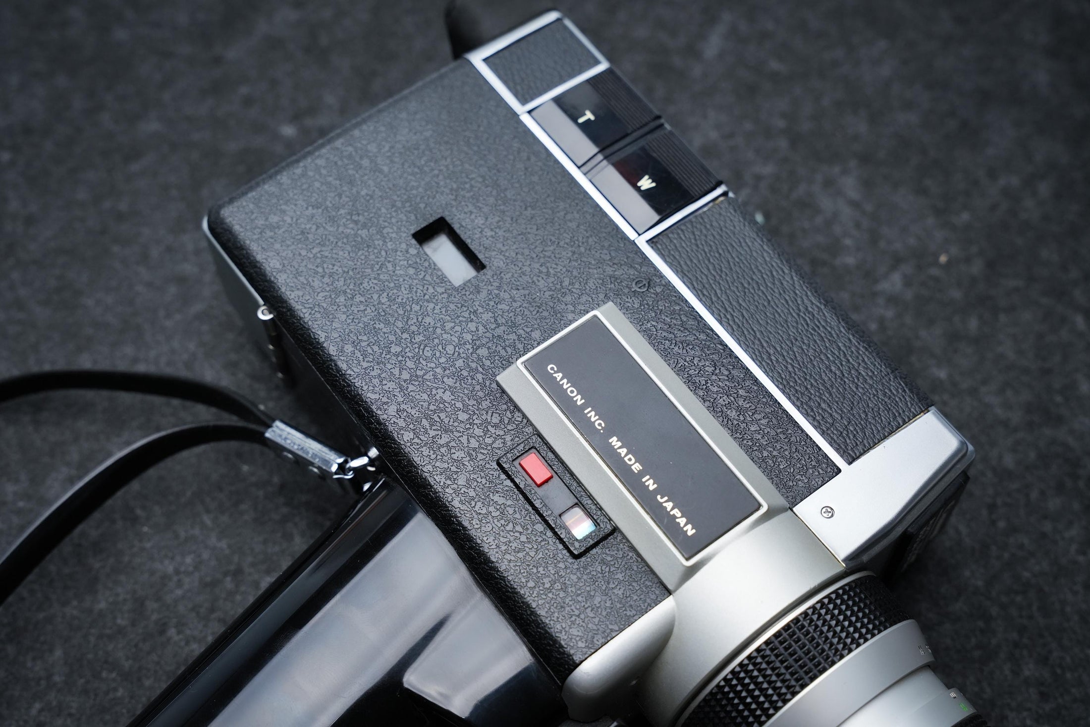 Canon Auto Zoom 518 SV Super 8 Camera uit 1971 – Zilver met zwart - ideaal voor filmkunstenaars, retrovideografen en verzamelaars