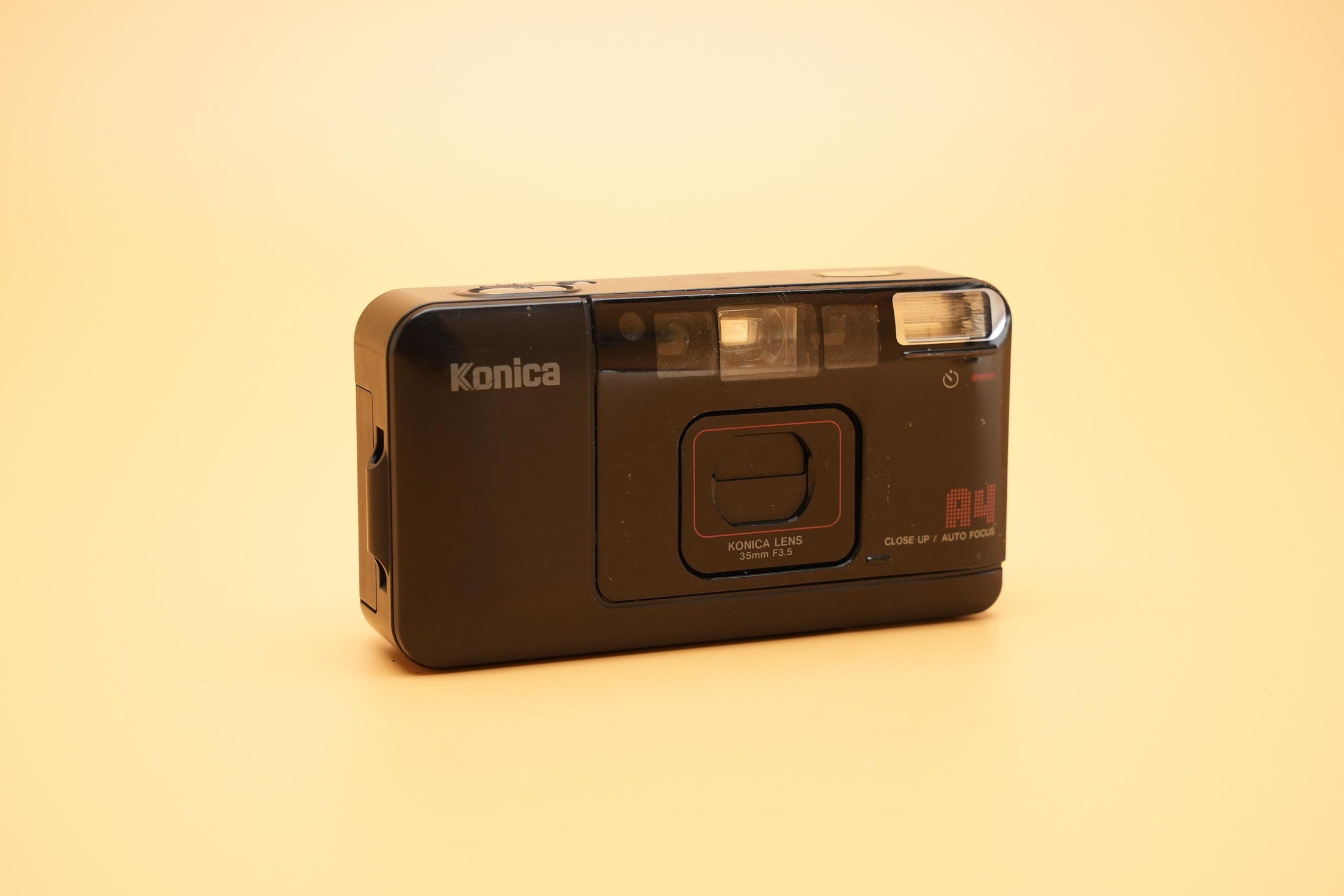 Vintage cameras for decoration - A Stylish Retro Touch for your Interior!
