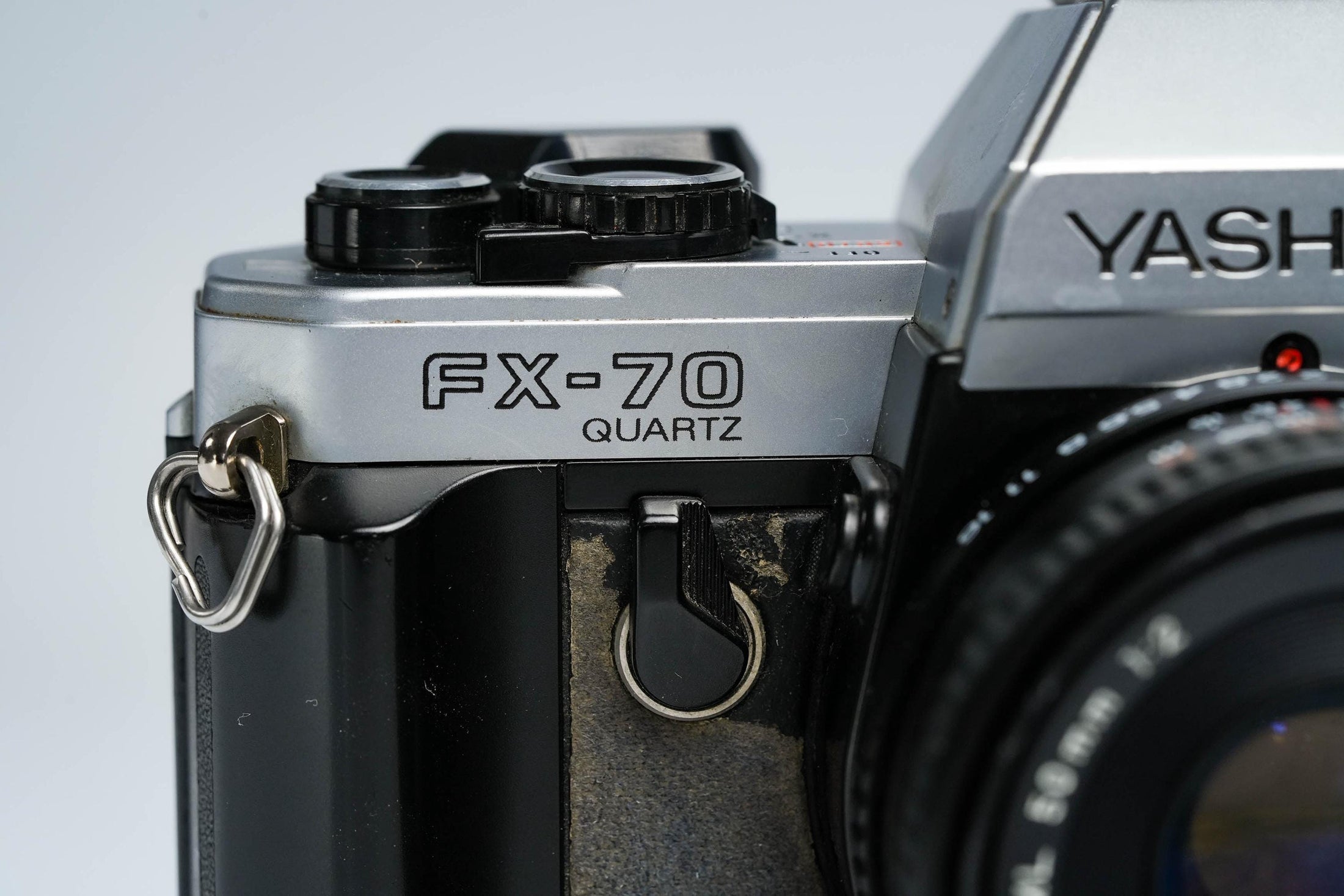 Yashica FX-70 Quartz + Yashica 50mm f/2 + Free Kodak Gold – Vintage 35mm SLR | Fully working