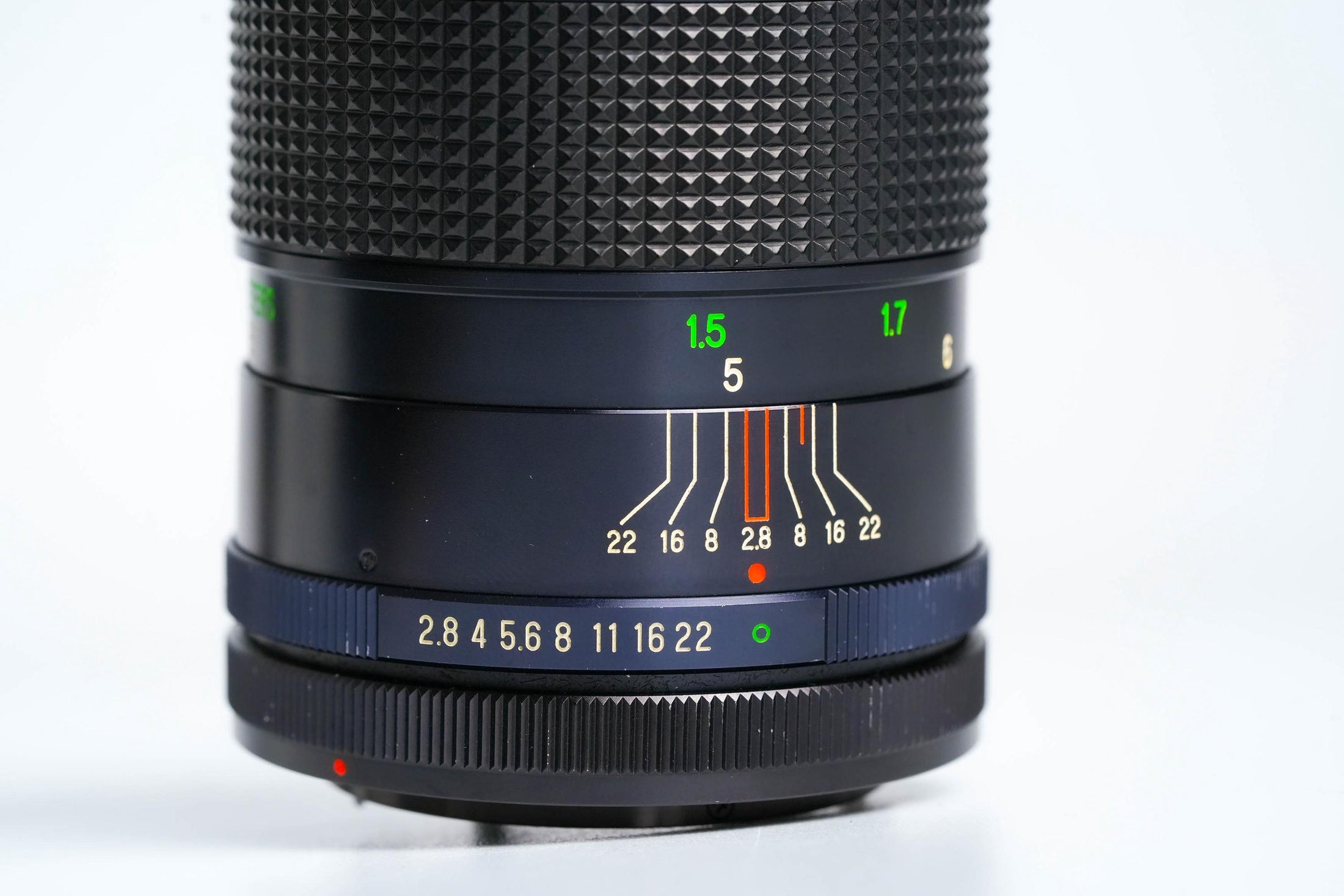 Vivitar 135mm f2.8 (Canon FD) – Classic Telephoto Lens with Beautiful Bokeh
