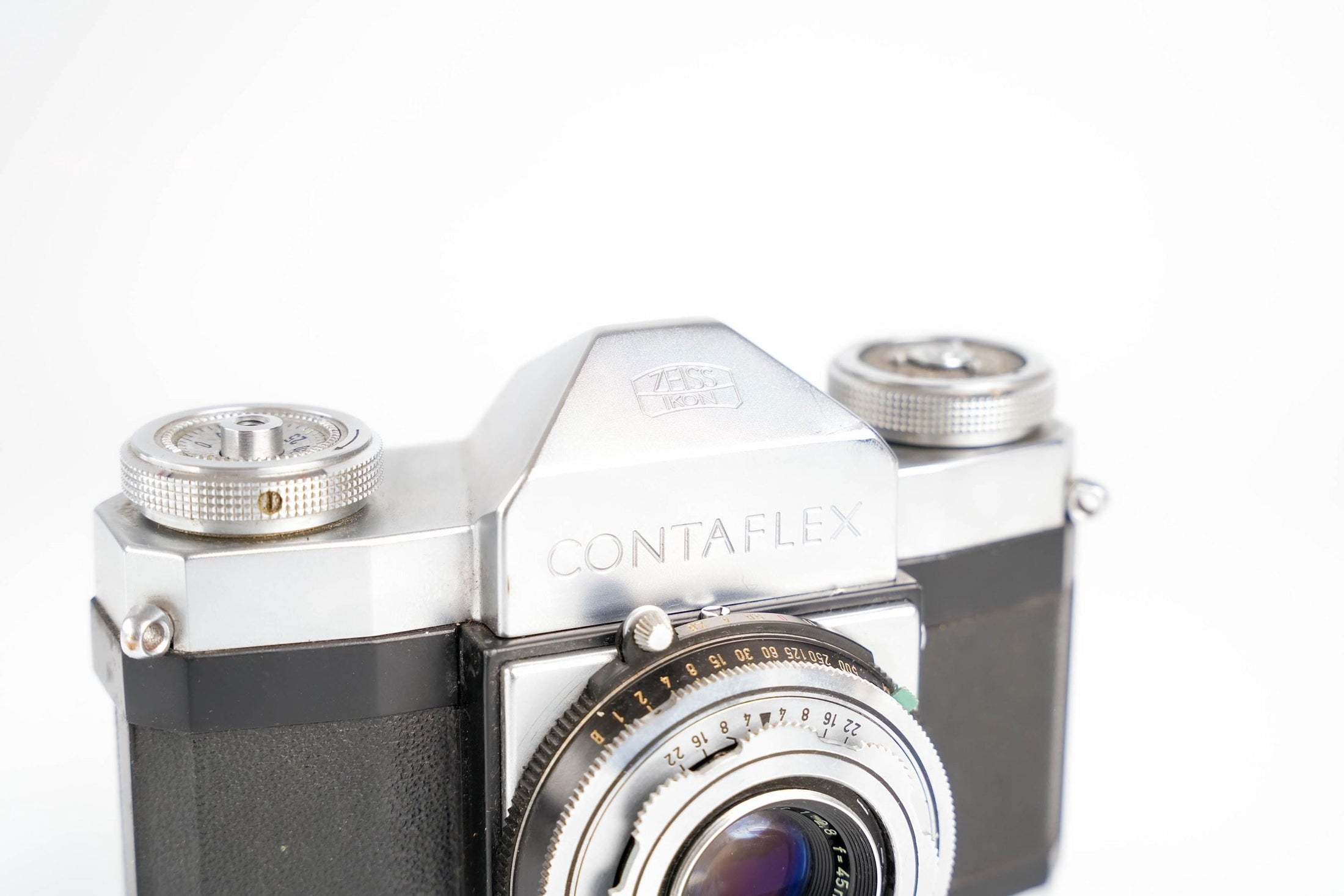 Contaflex Synchro Compur: Elegant Analog Camera with Carl Zeiss Lens