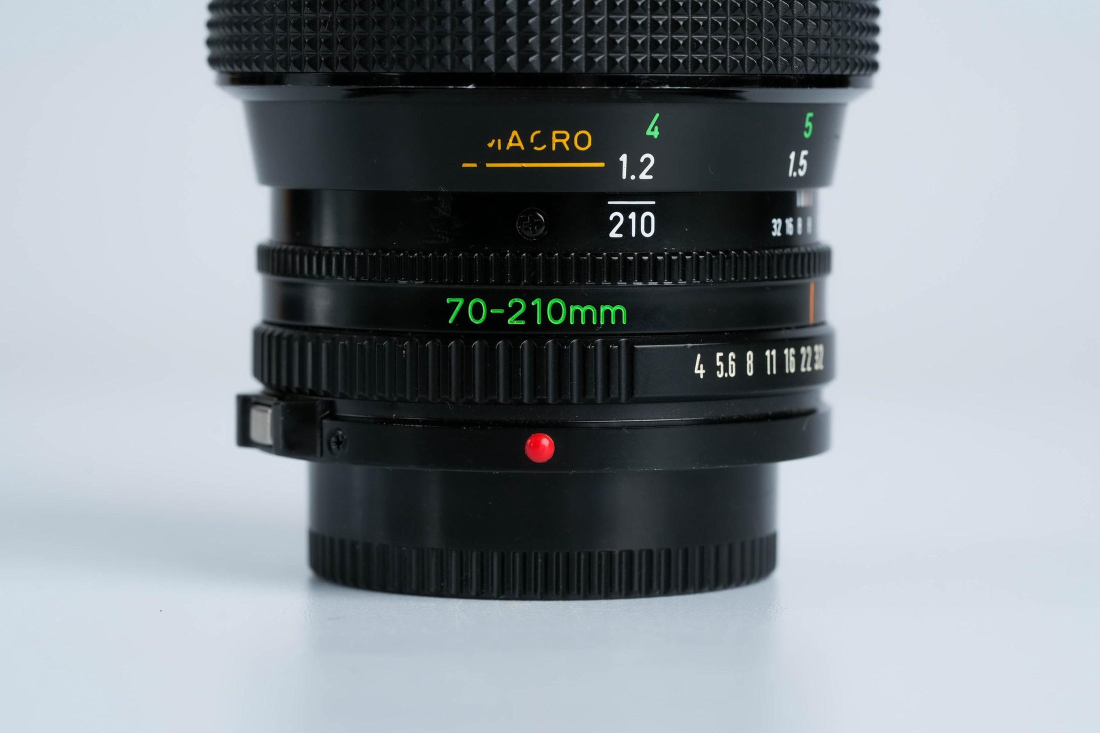 Canon FD 70-210mm f/4 Telezoom – Vintage Quality with Stunning Optics