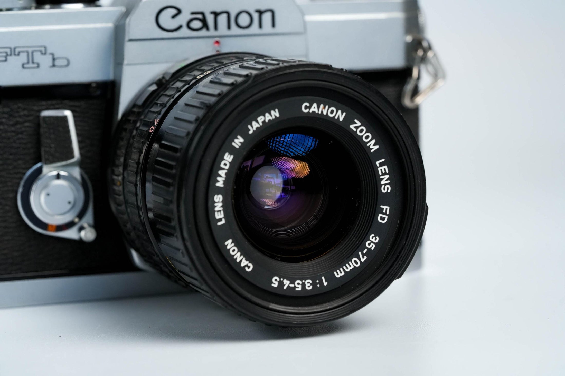 Canon FTb QL + 35-70mm f/3.5-4.5 – Fully working + free 35mm film