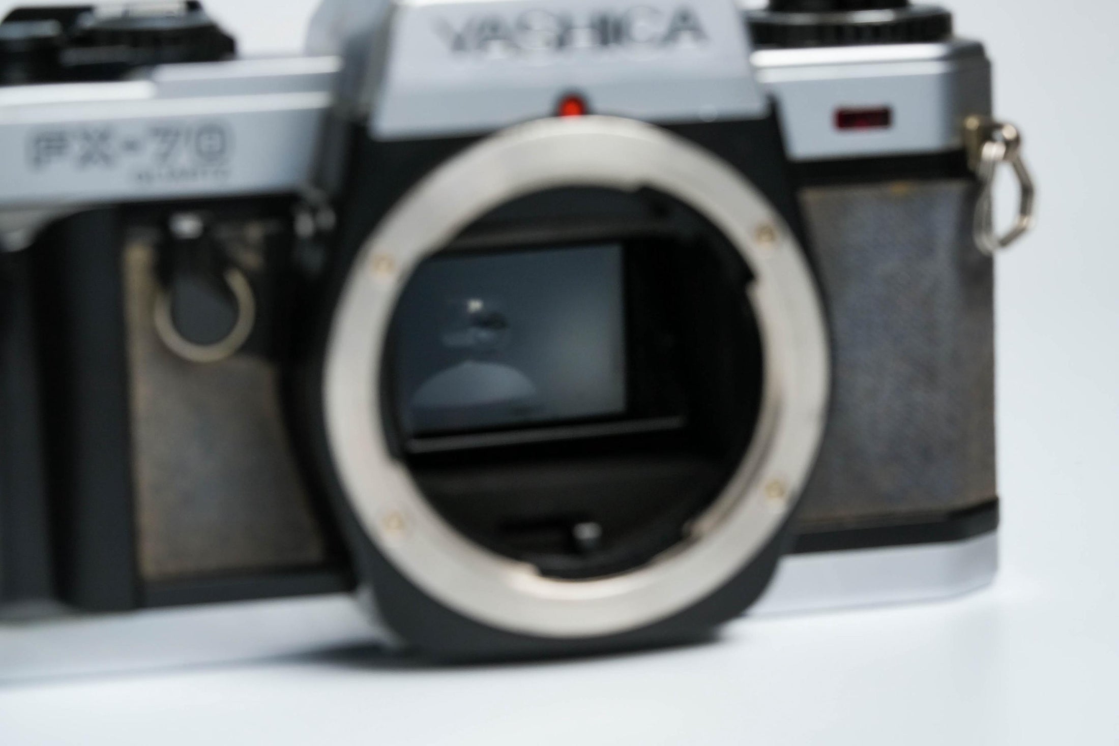 Yashica FX-70 Quartz + Yashica 50mm f/2 + Free Kodak Gold – Vintage 35mm SLR | Fully working