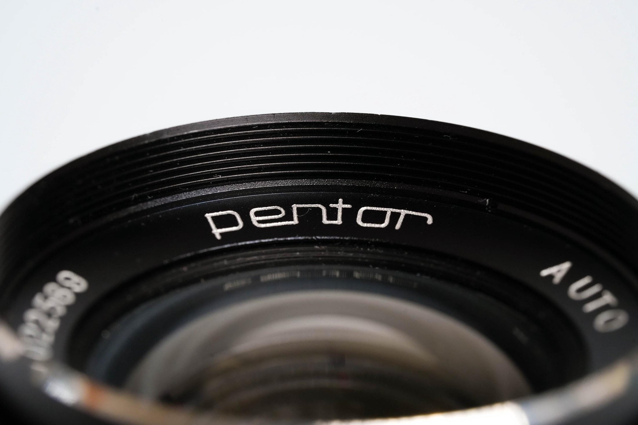 Pentor 28mm f/2.8 M42 – Compact Wide-Angle Lens with Classic Look