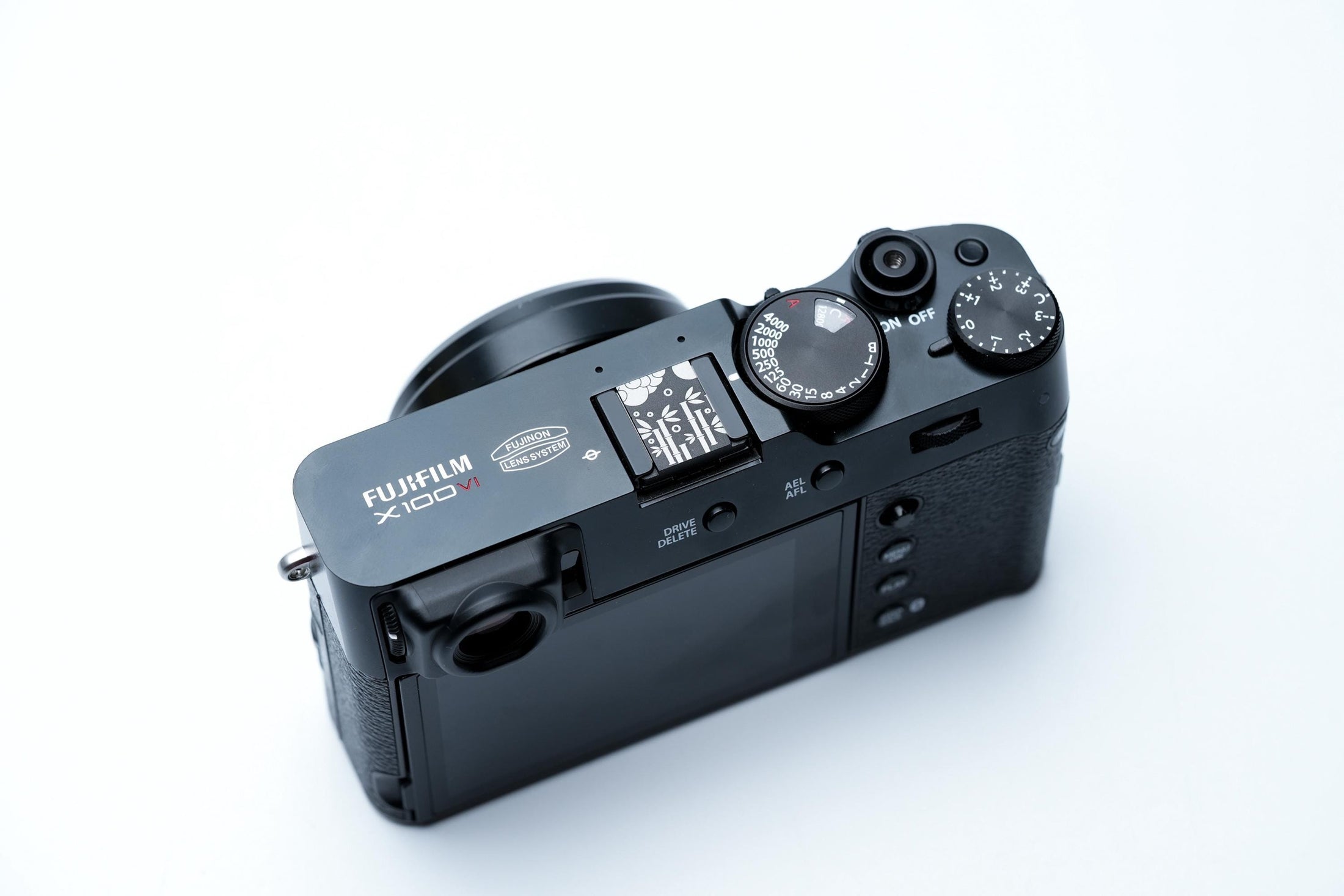 Bamboo Forest flitsschoendeksel – Japans design – gelaserd aluminium – zwart gecoat