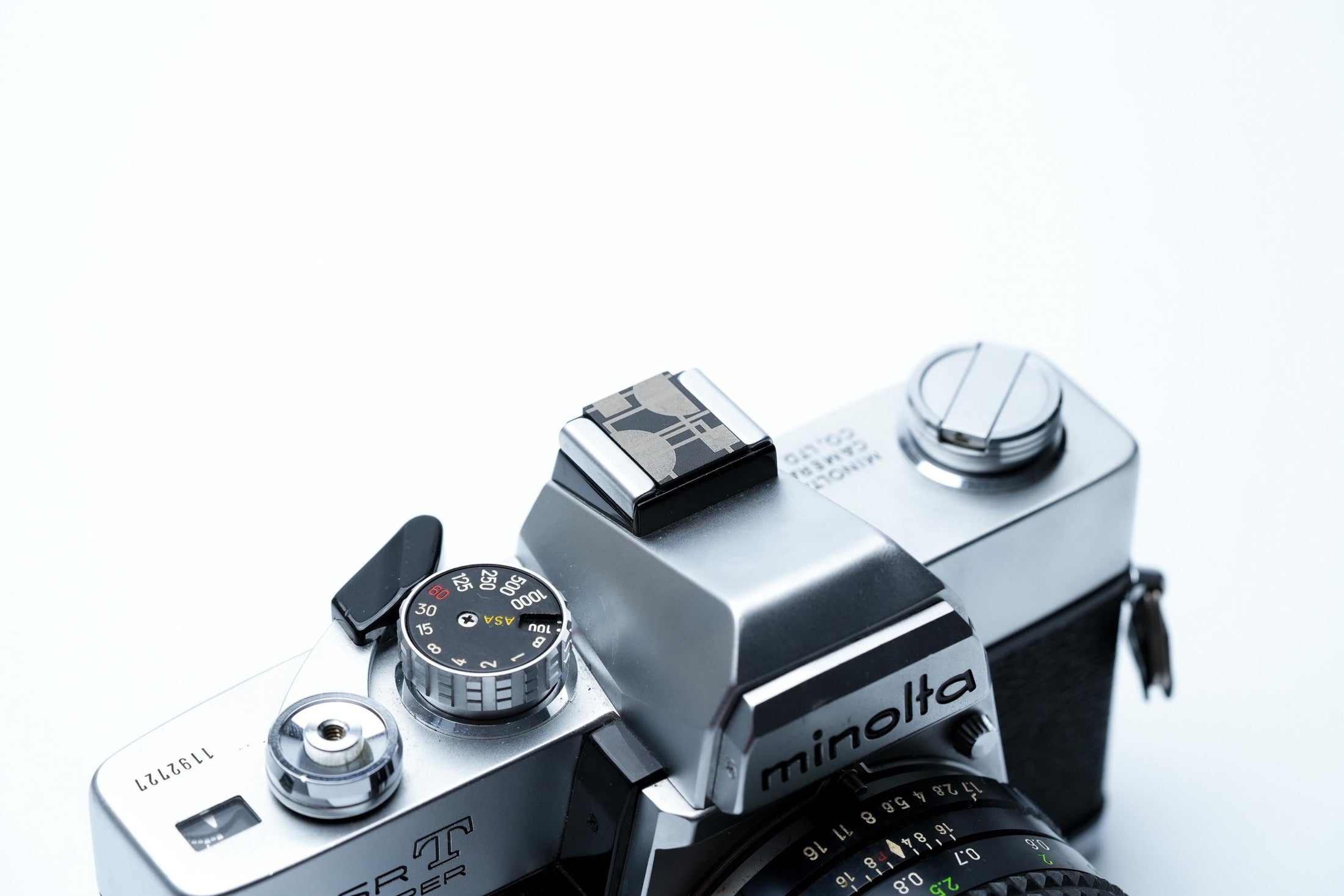 Bauhaus flitsschoendeksel – gelaserd aluminium – zwart gecoat – abstract blokkenpatroon