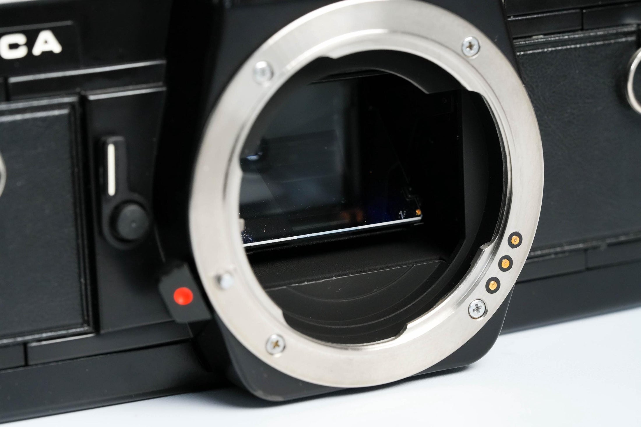 'Praktica BCA + Prakticar 50mm f/2.4 + free 35mm film – Electronic vintage SLR'