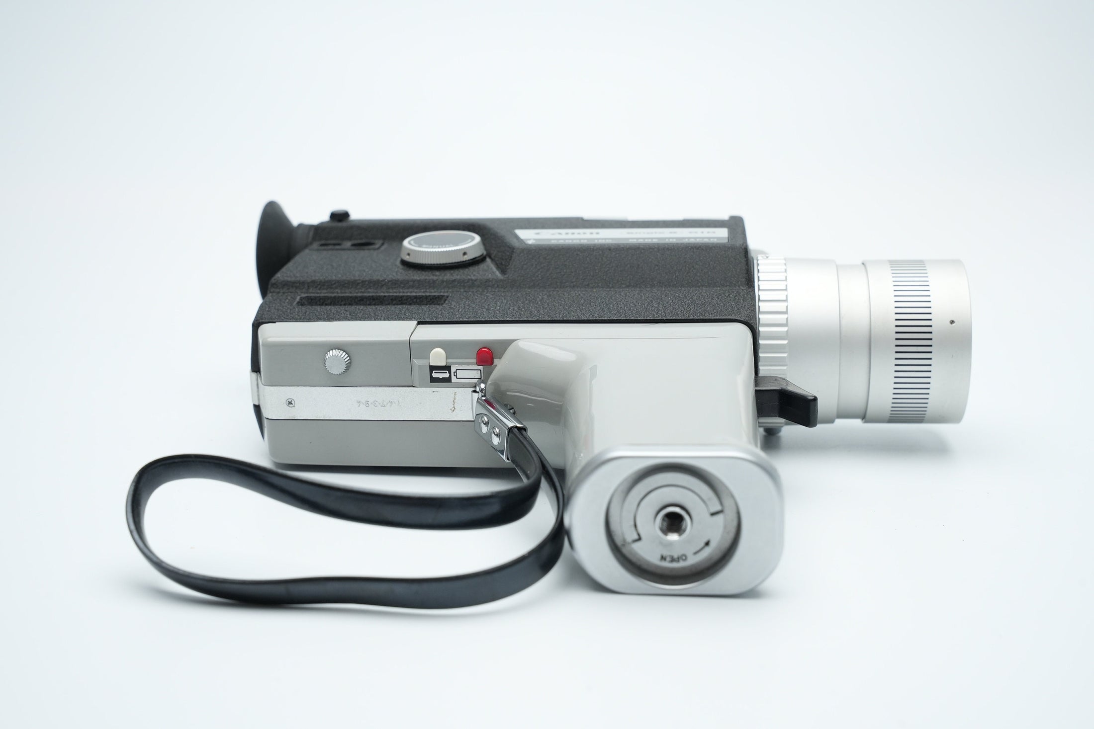 Canon Single 8 518 Vintage Film Camera - Rare Japanese Design from the 60s for Authentic Film Recordings