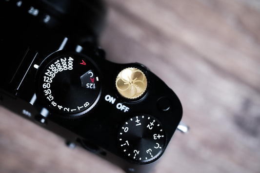 Ontspanknop messing bloemdesign – licht messing – handgemaakt & gelaserd