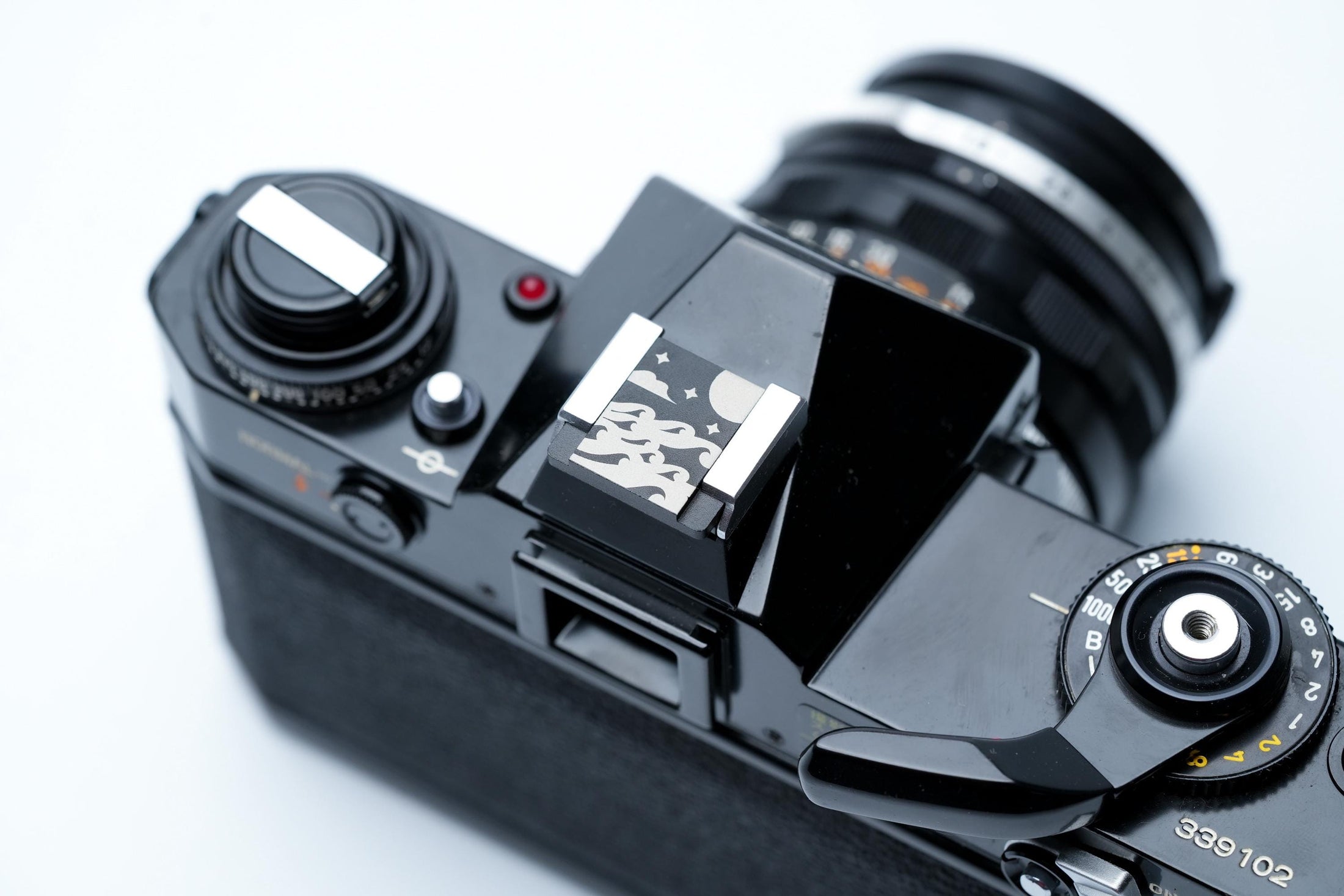 Aquarius Ocean flitsschoendeksel – wilde golven – gelaserd aluminium – zwart gecoat